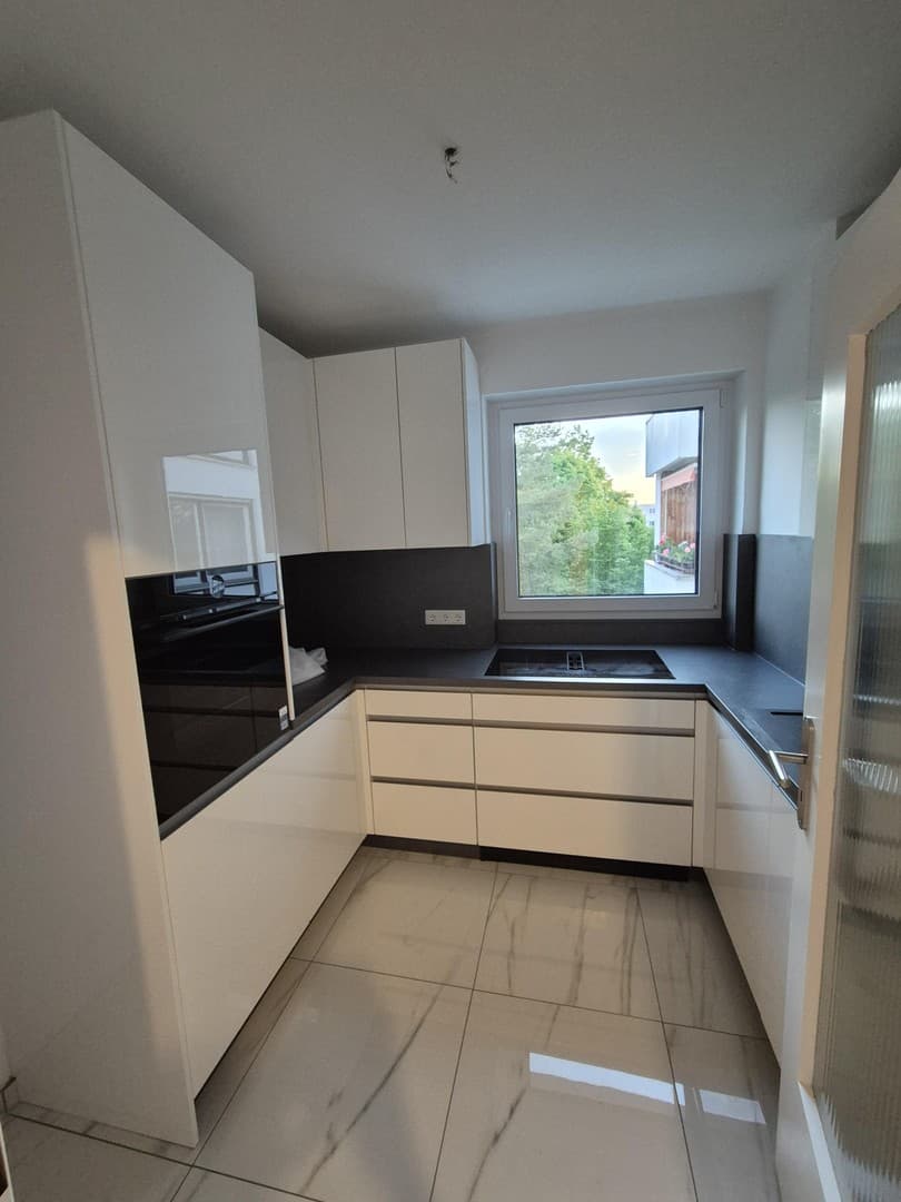 !!! HELLE 3 ZIMMER WOHNUNG INKL. EINBAUKÜCHE !!!