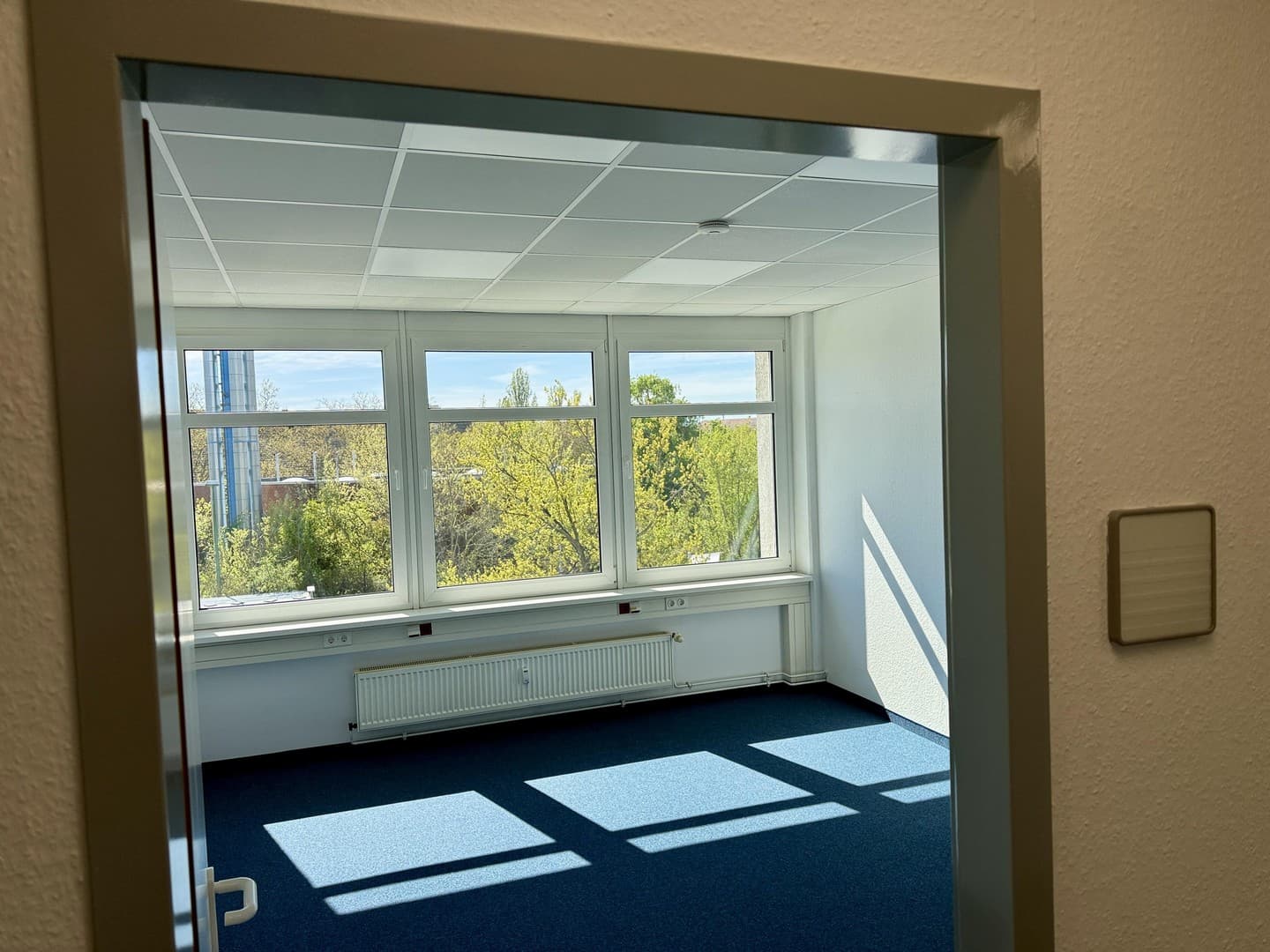 Moderne Büroeinheit mit 3 hellen Räumen unweit Spandauer Arcaden