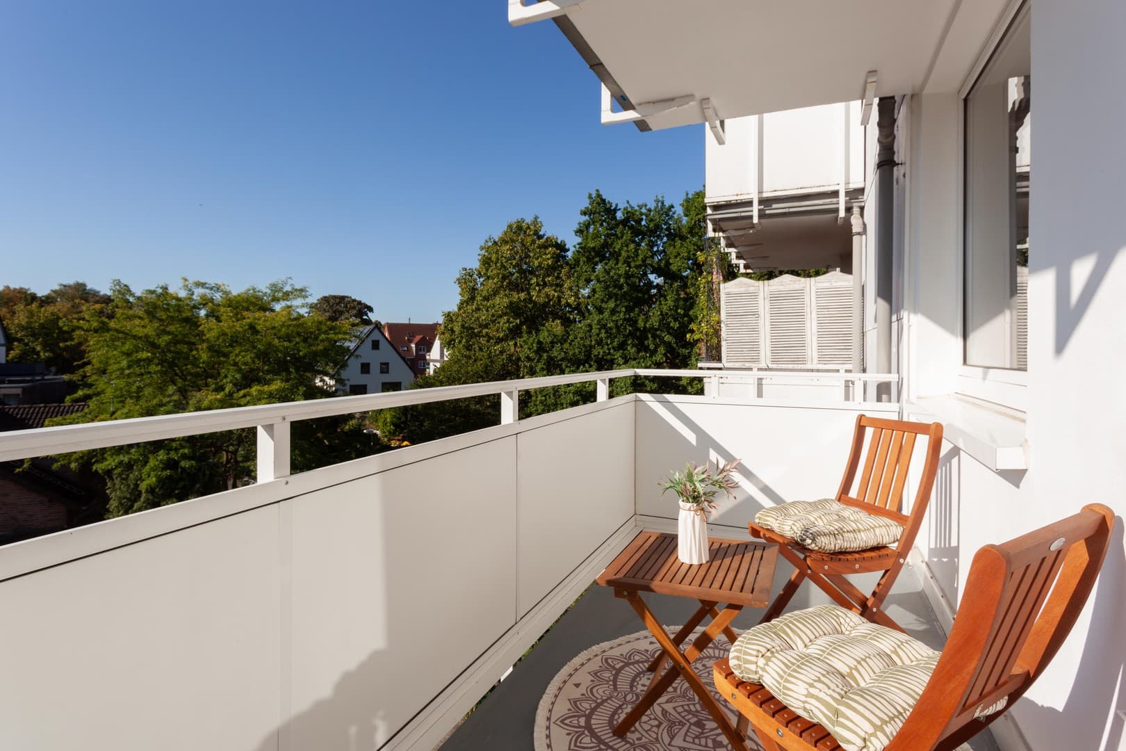 Wohnen am Hexbachtal: Renovierte 3-Zimmer-Wohnung mit Südbalkon und Aufzug