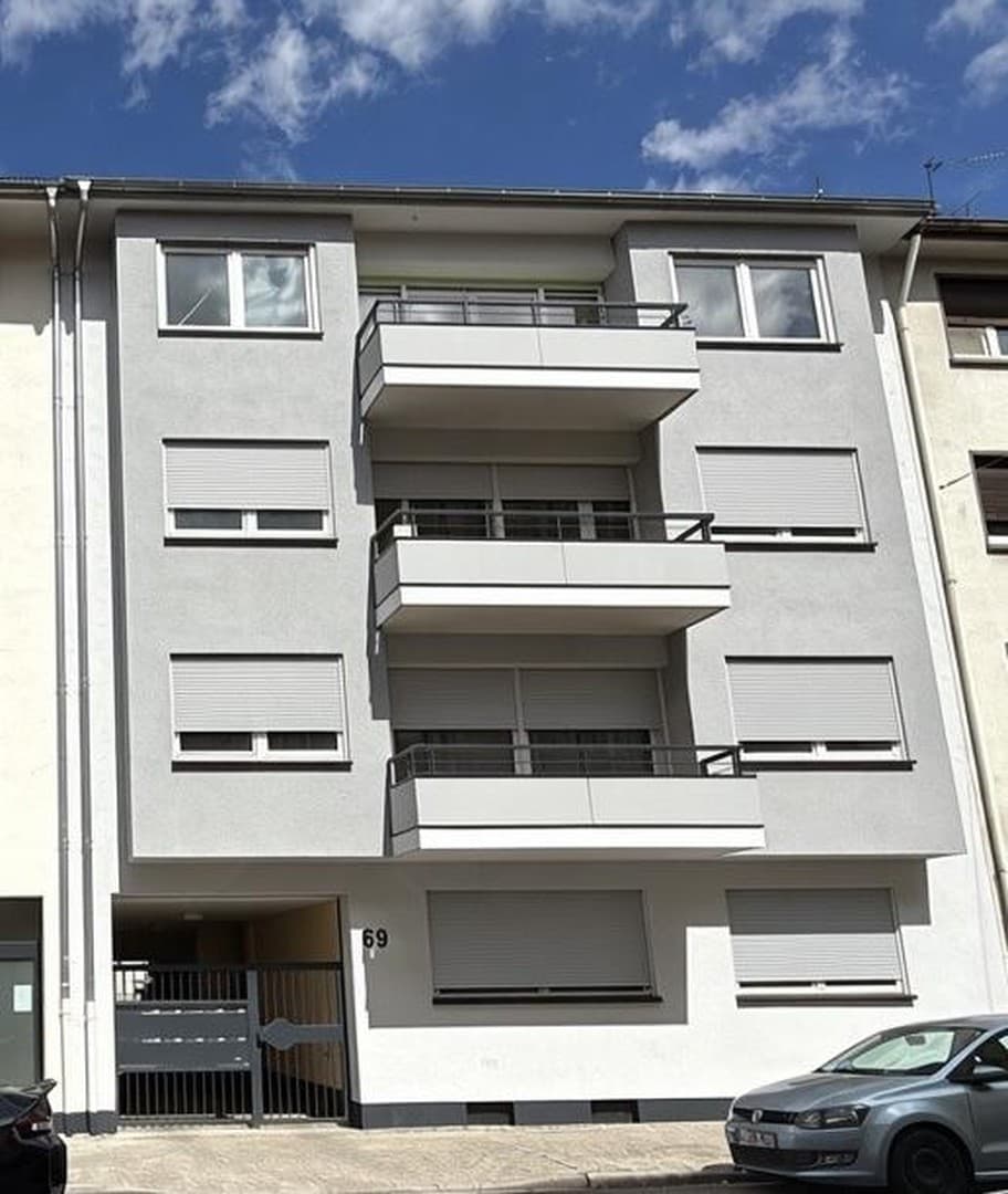 Ruhige 3-Zimmer-Wohnung mit Balkon, Garage & Gäste-WC in grüner Lage nahe Almenhof