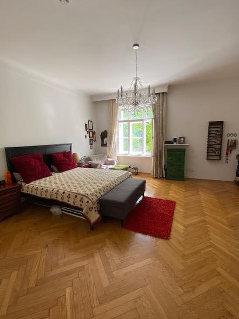 Nähe Prinzregentenpl., Top Altbau-4,5 Zi-WHG in Alt-Bogenhausen + Wohnküche, Essbereich und Balkon!