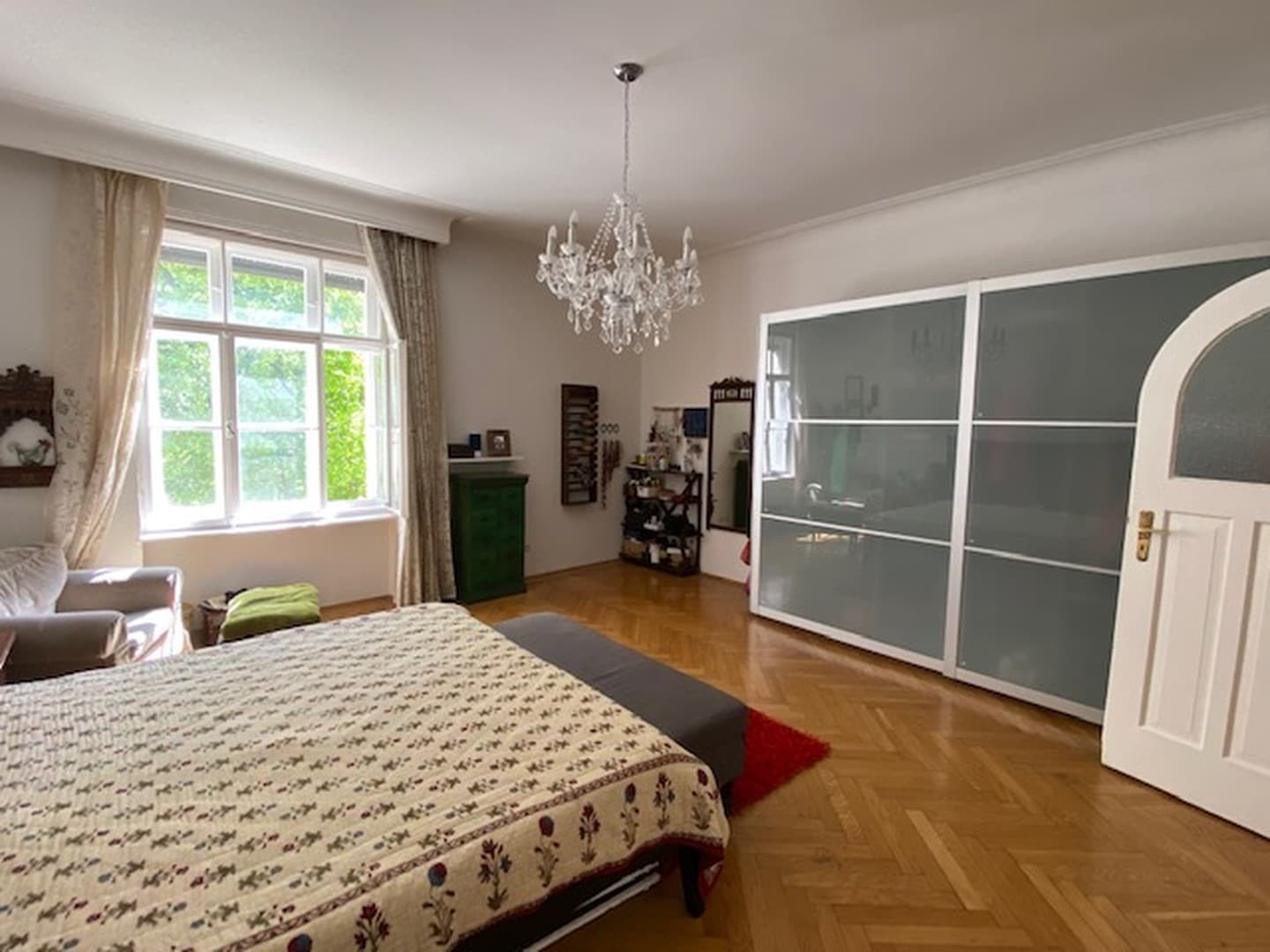Nähe Prinzregentenpl., Top Altbau-4,5 Zi-WHG in Alt-Bogenhausen + Wohnküche, Essbereich und Balkon!