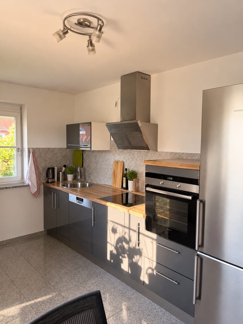 helle 2-Zimmer Wohnung mit Balkon