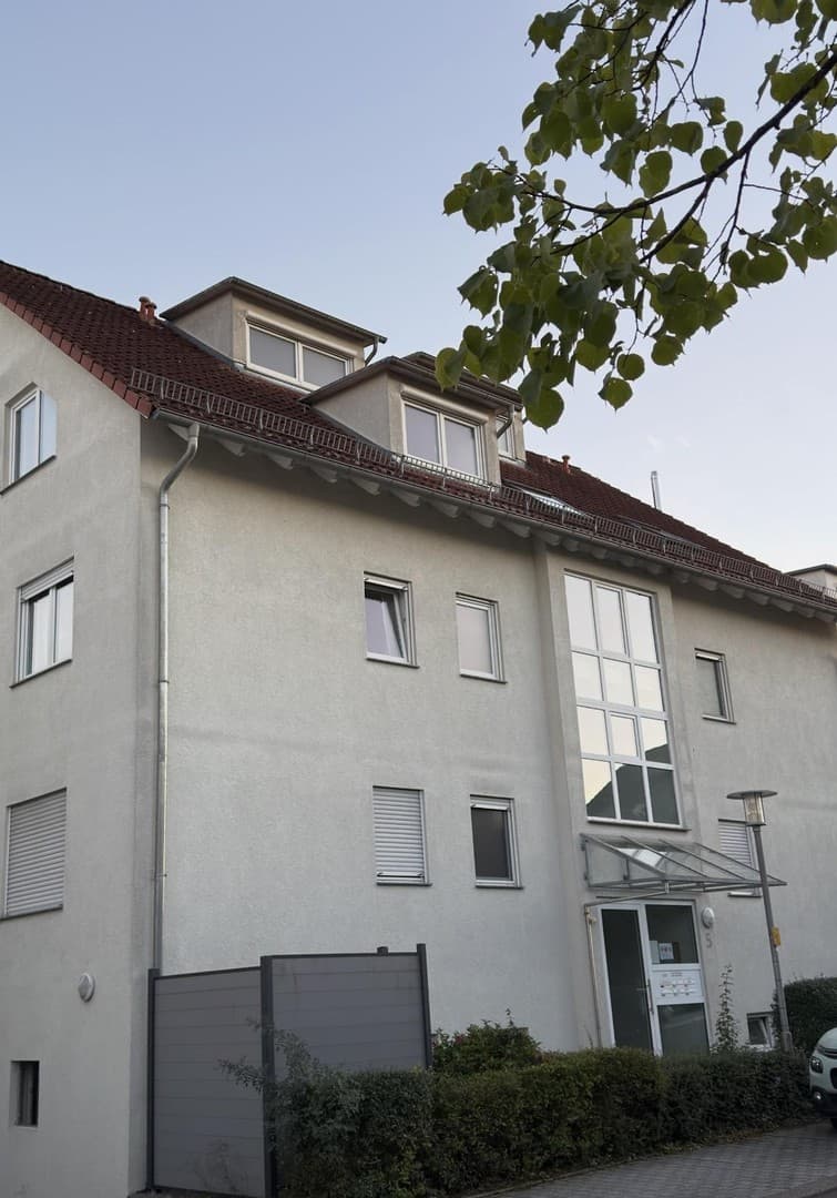 Helle 3-Zi.-Maisonette (79 m²) mit Südbalkon, 2 Bädern, EBK & TG in Nufringen