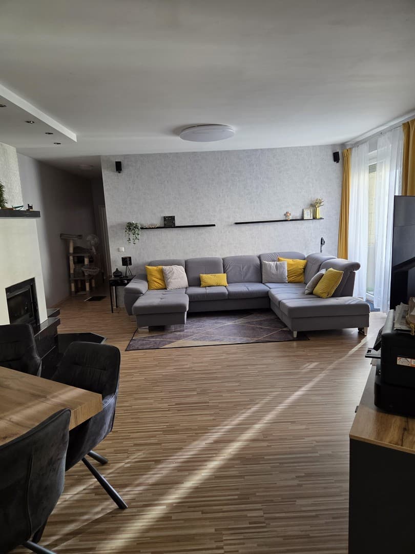 Kernsanierte 5-Zimmer-Wohnung
