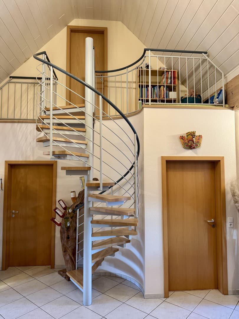 Einzigartige Galeriewohnung mit Süd-Balkon und unverbaubarem Blick ins Biberttal