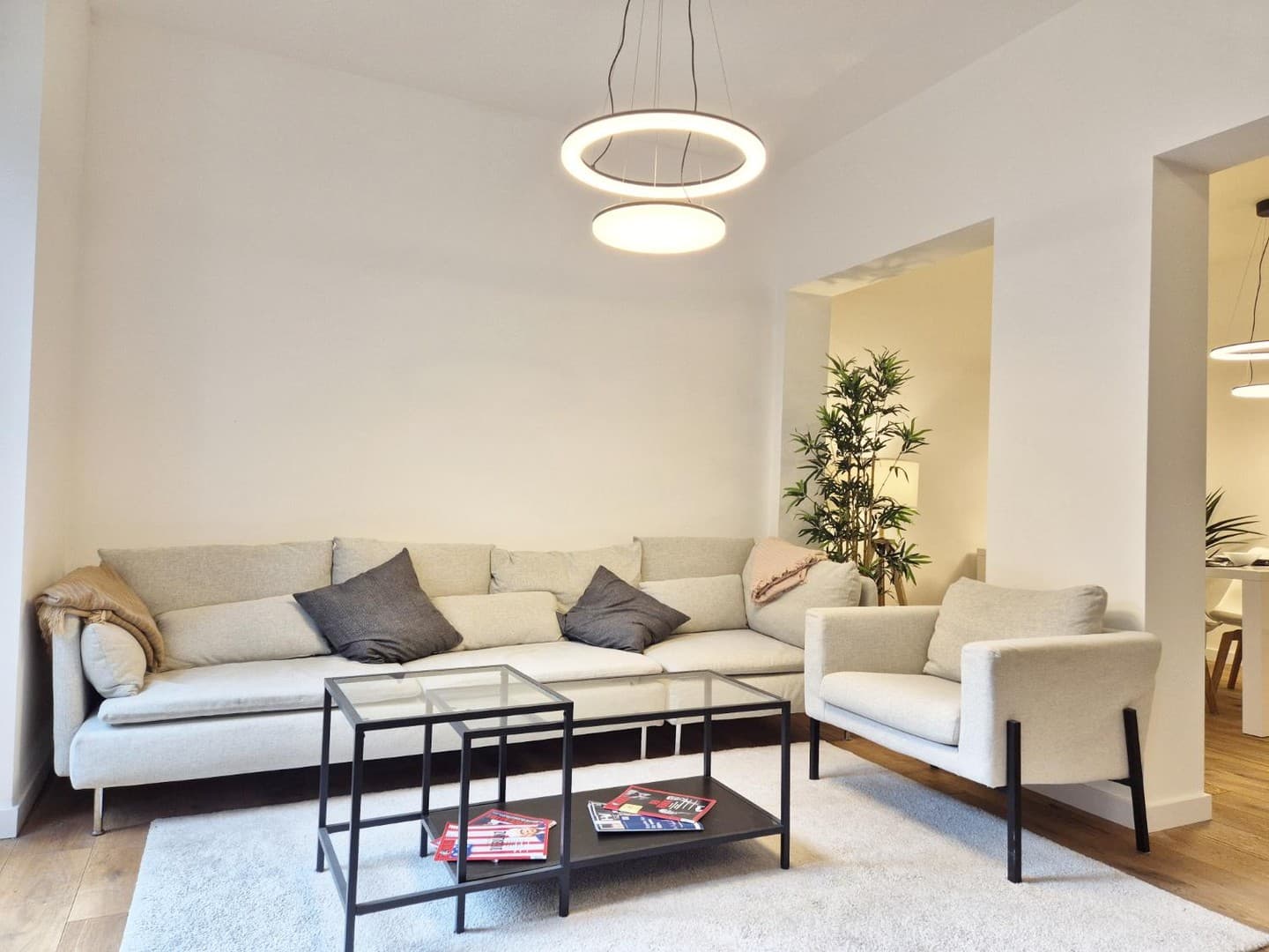 Wohnen auf Zeit – Große, vollsanierte Wohnung mit Terrasse