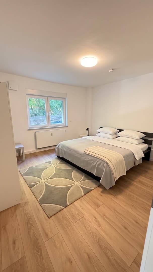 Vermietete 2-Zimmer-Wohnung mit 22 m² Terrasse — 2026 saniert