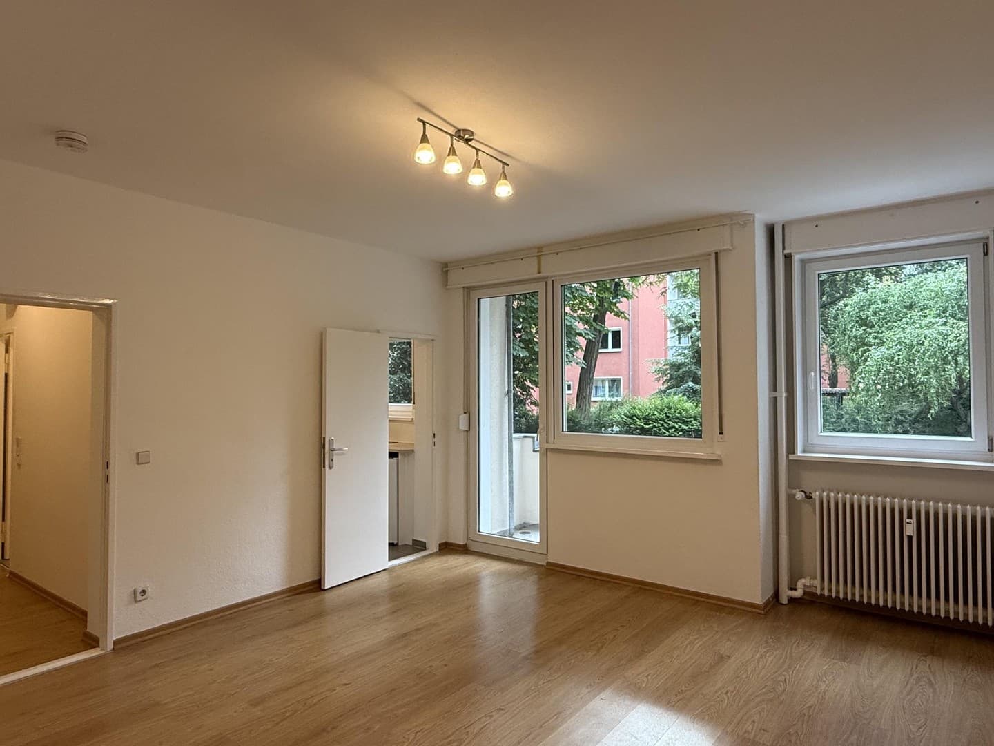 Direkt am Landwehrkanal - Bezugsfreie helle 1 Zimmerwohnung mit Balkon (ohne Provision)