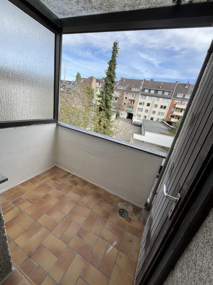 Helle sanierte Wohnung mit Balkon