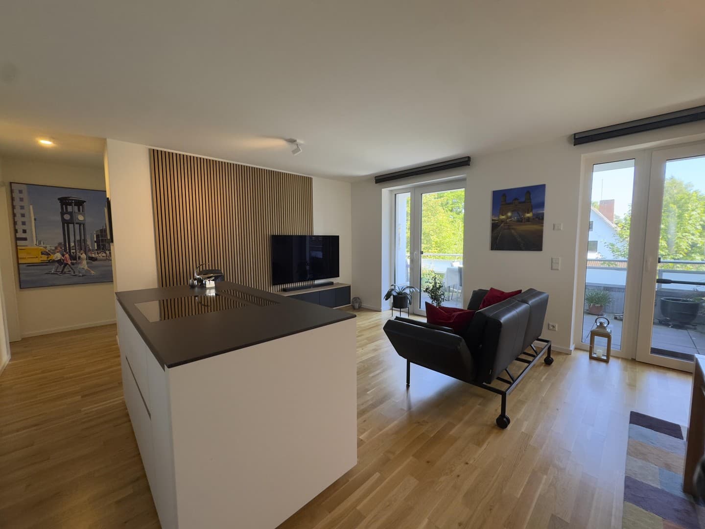 Penthouse im Staffelgeschoss mit großzügigem Wohnbereich, Balkon und hochwertiger Ausstattung