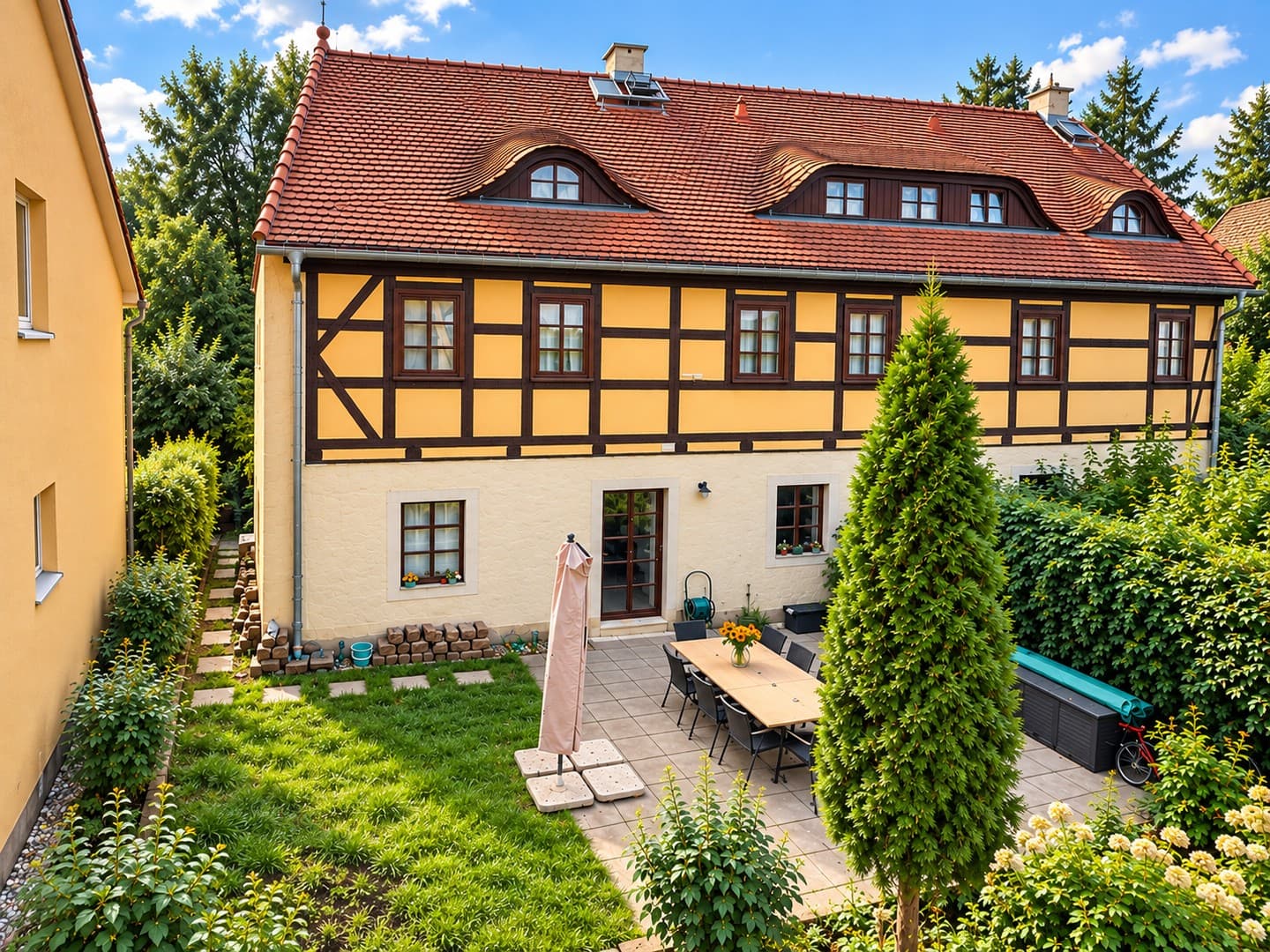Idylisches Fachwerkhaus im Grünen mit eigenem Gartenanteil