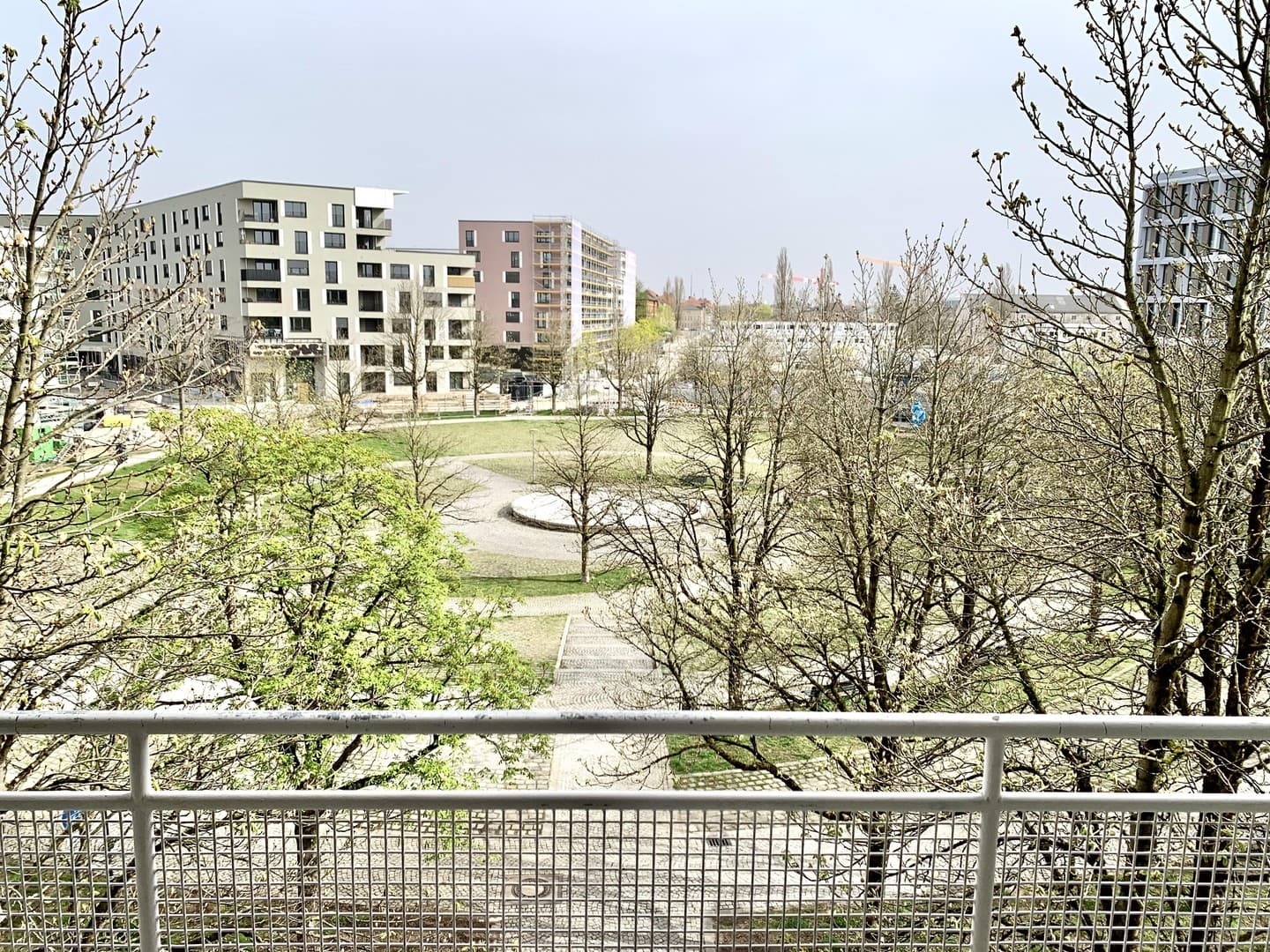 Top modernisierte, gut vermietete 4-Zimmer-Wohnung mit großem Balkon und Parkplatz