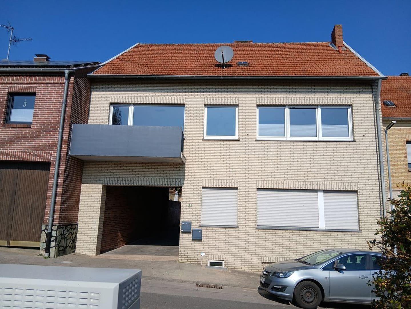 2-Familienhaus mit 3 Garagen in Linnich-Boslar