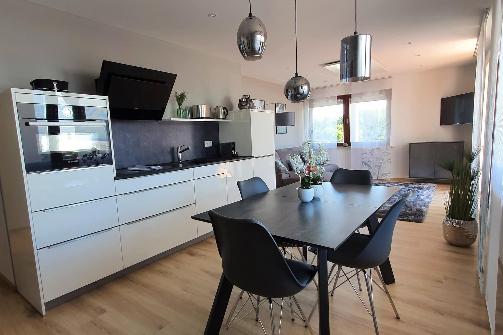 2-Zi. Business Apartment mit großem Balkon – smart, möbliert & flexibel 💼🌅