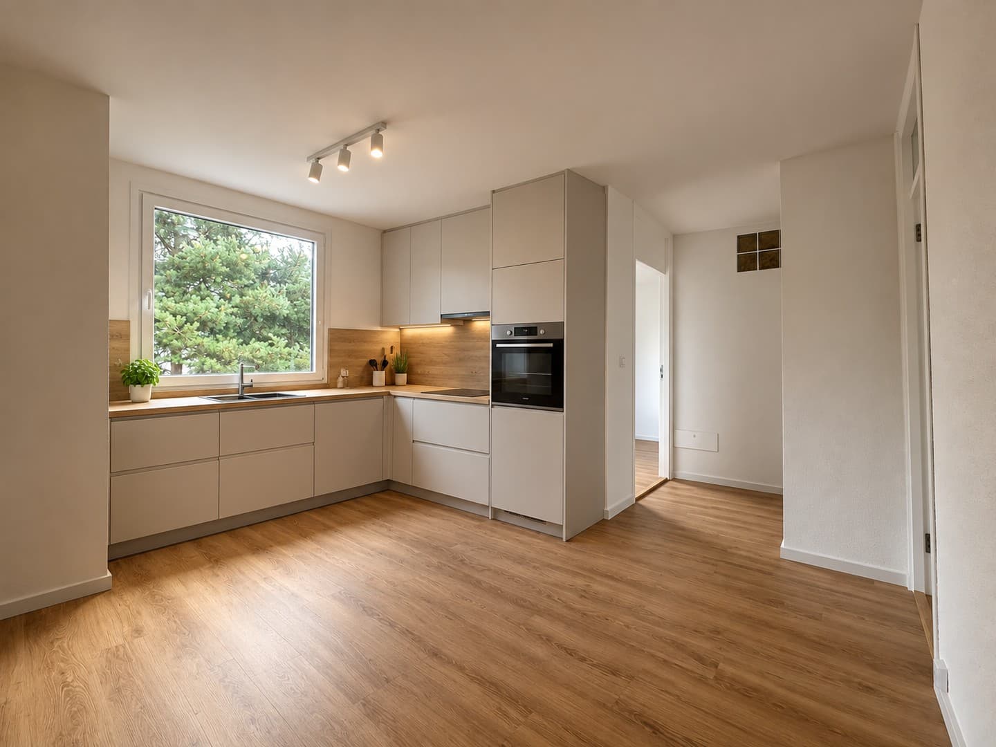 Renovierte 3-Zimmer Wohnung, perfekt für WG oder Familie