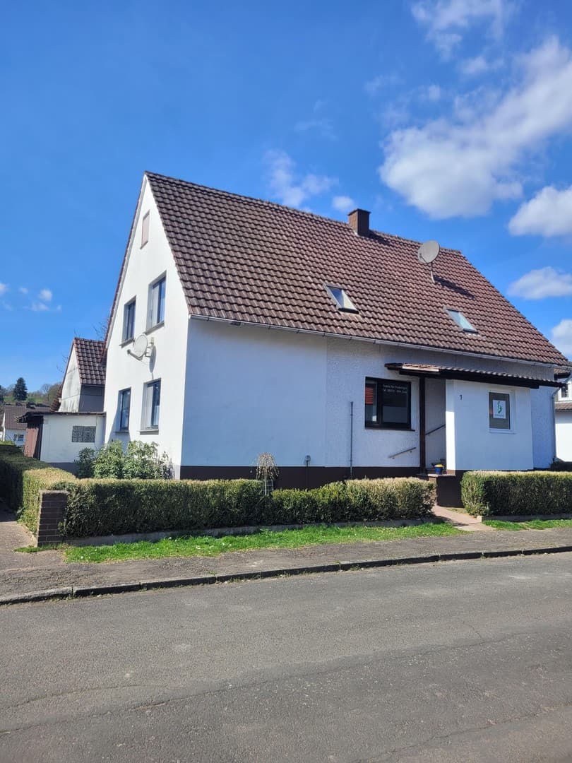 Einfamilienhaus mit 2 Wohneinheiten
