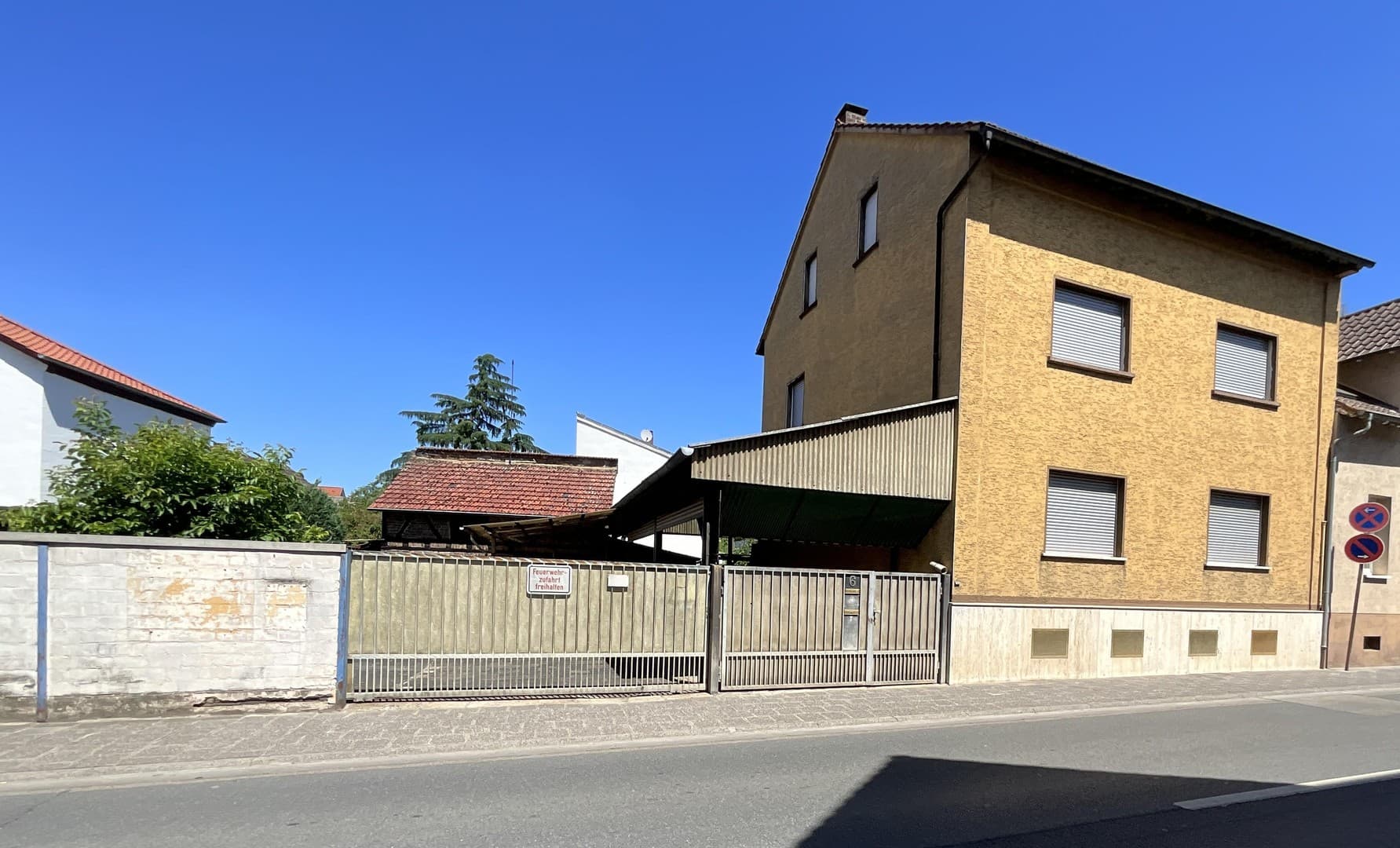 Zentrales Einfamilienhaus mit großem Hof in Mühlheim ohne Makler