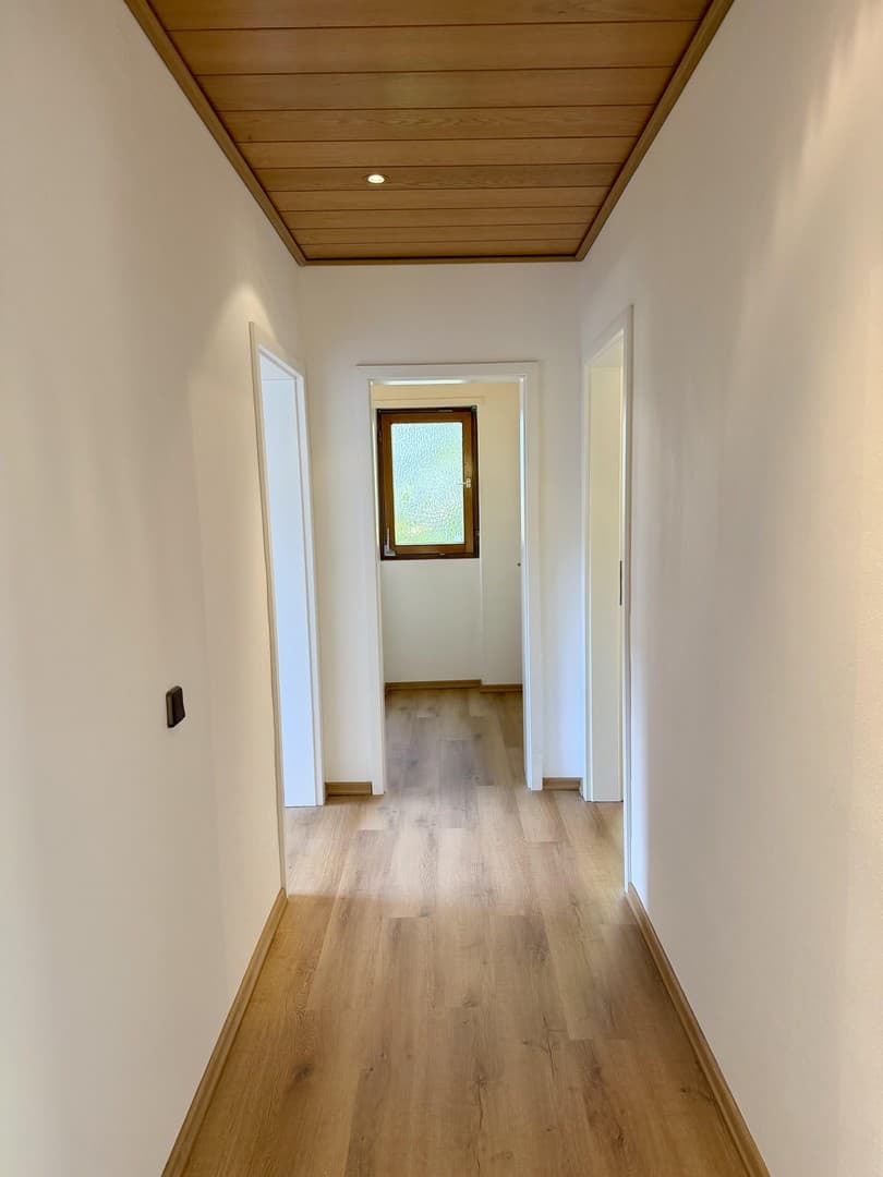Wohnen in renoviertem Einfamilienhaus mit Zugang ins Grüne, Garage und Gartenhaus