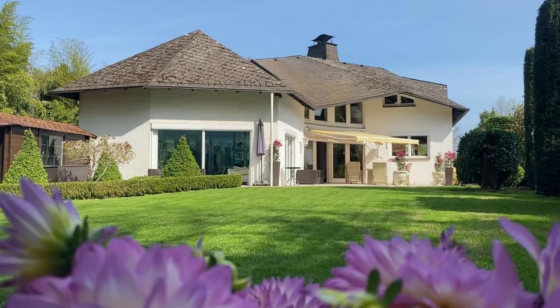 Exklusive Architektenvilla mit Indoor-Pool in Großburgwedel bei Hannover