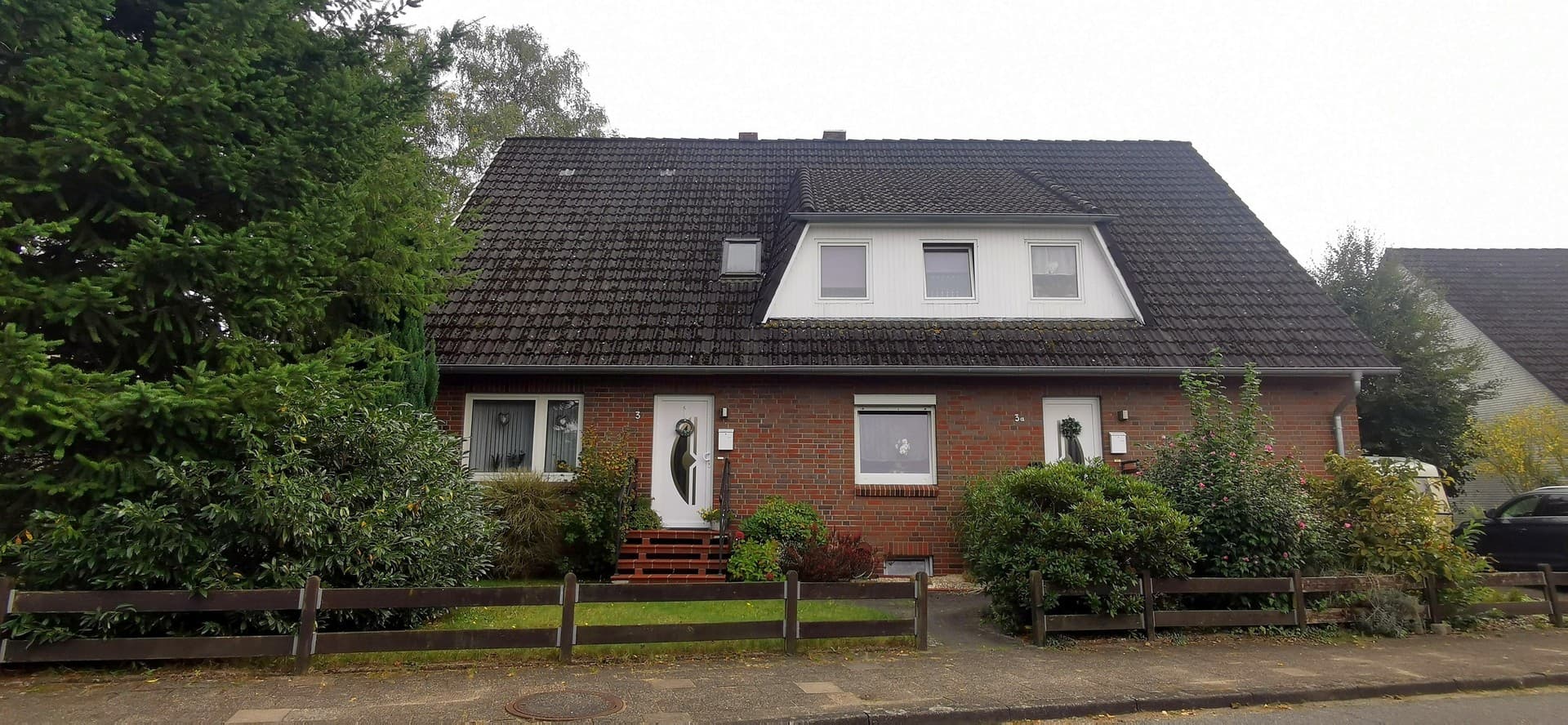Mehrfamilienhaus provisionsfrei – 1 Einheit vermietet, 1 Einheit frei für Sie
