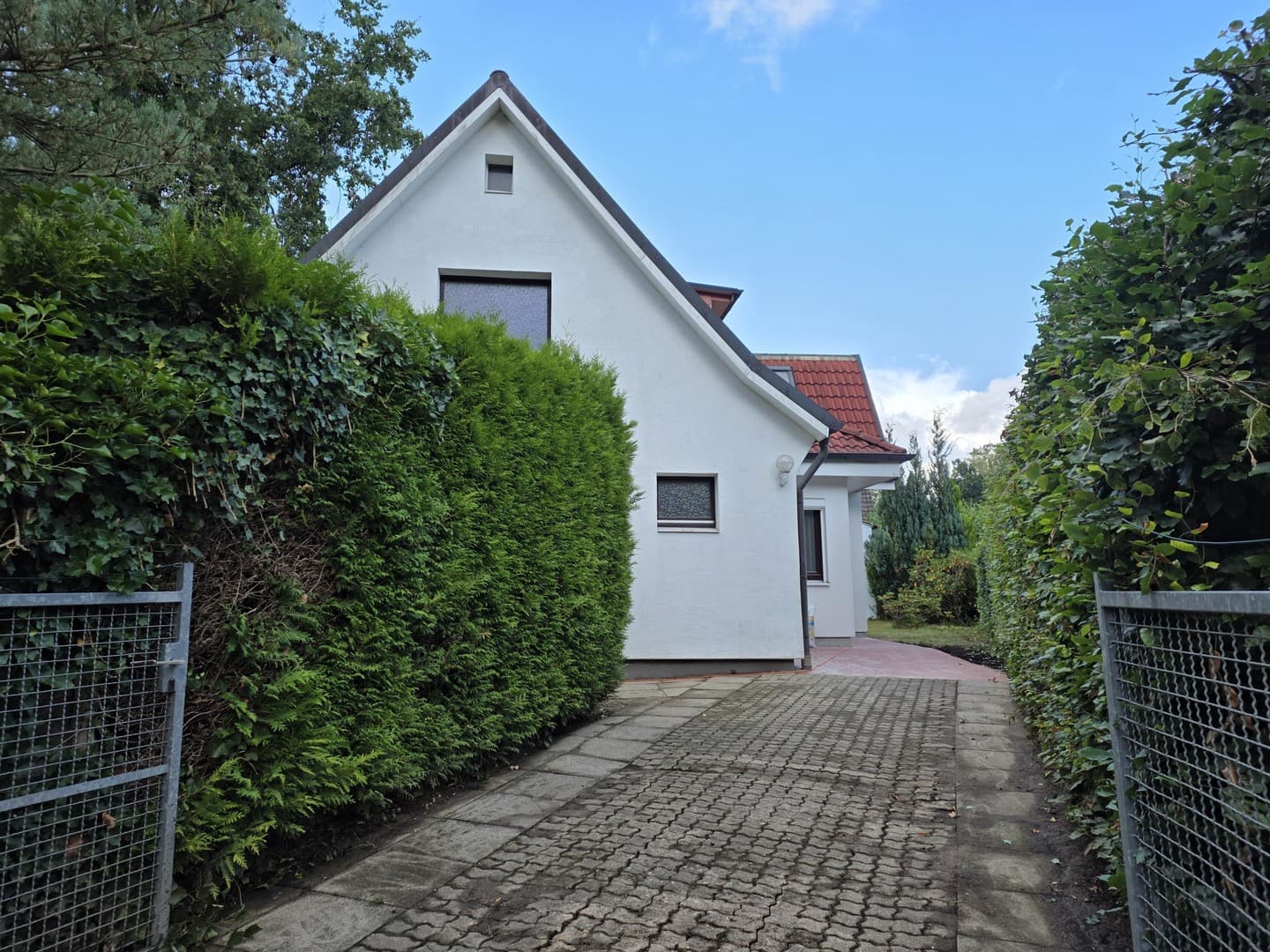 Einfamilienhaus mit großem Garten in bester Lage