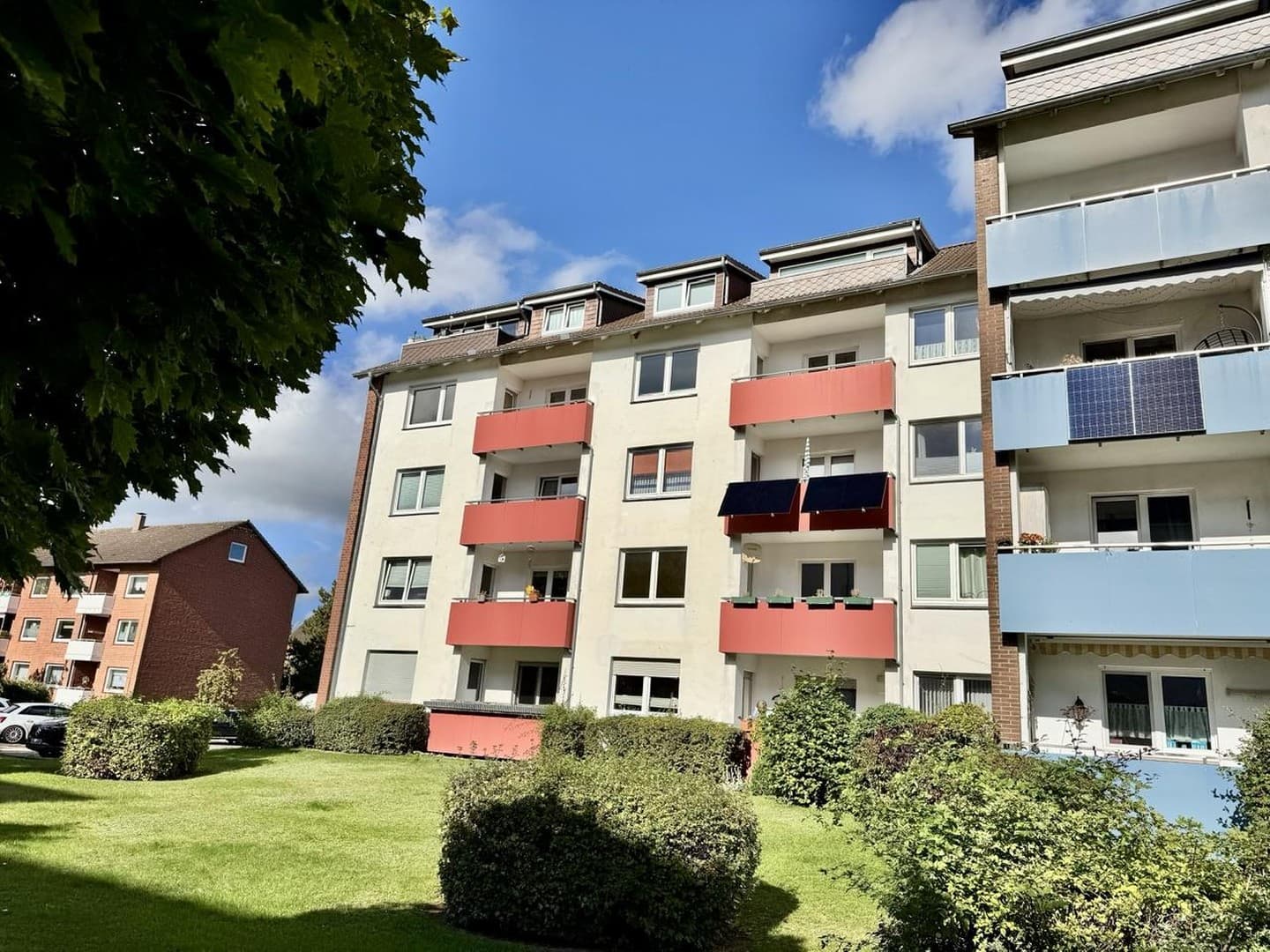 3 Zimmer mit Balkon und Stellplatz
