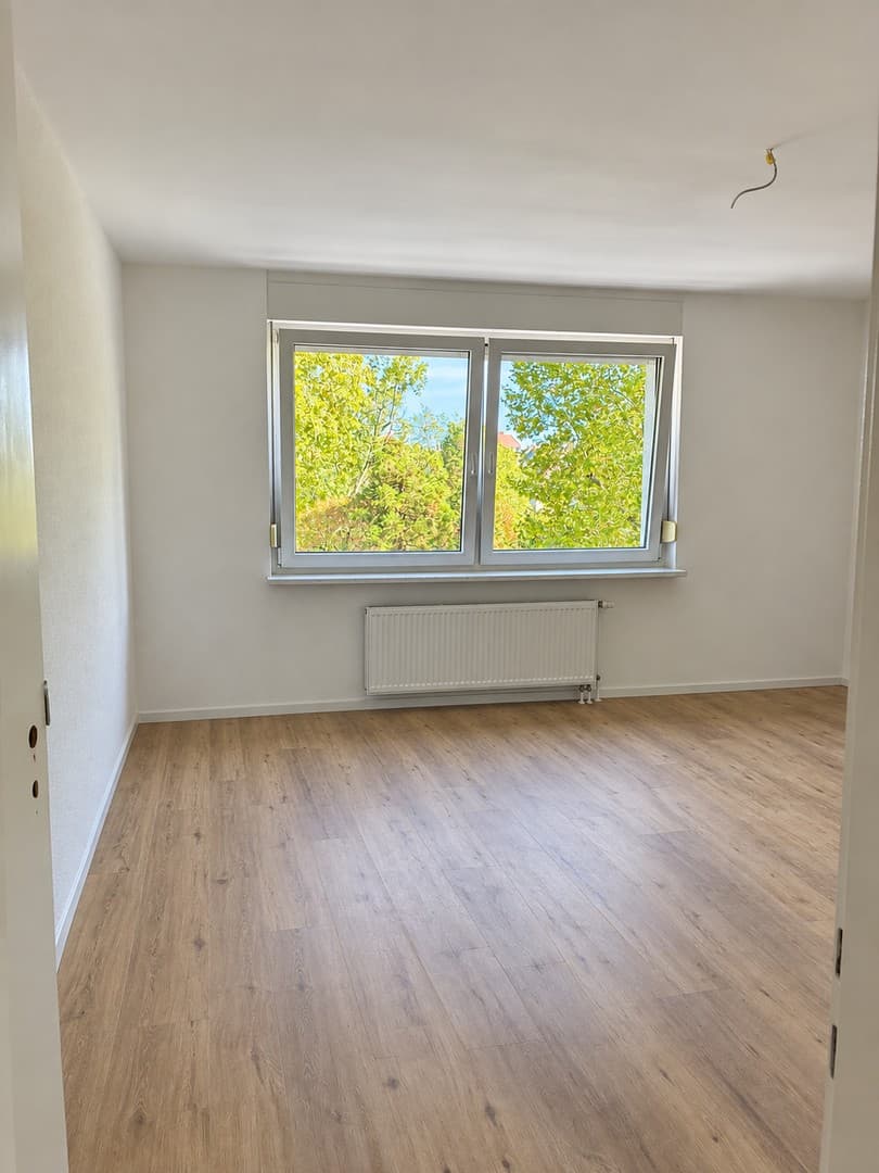 Erstbezug nach Kernsanierung: 2 Zimmer mit Balkon, Einbauküche & Smart Home