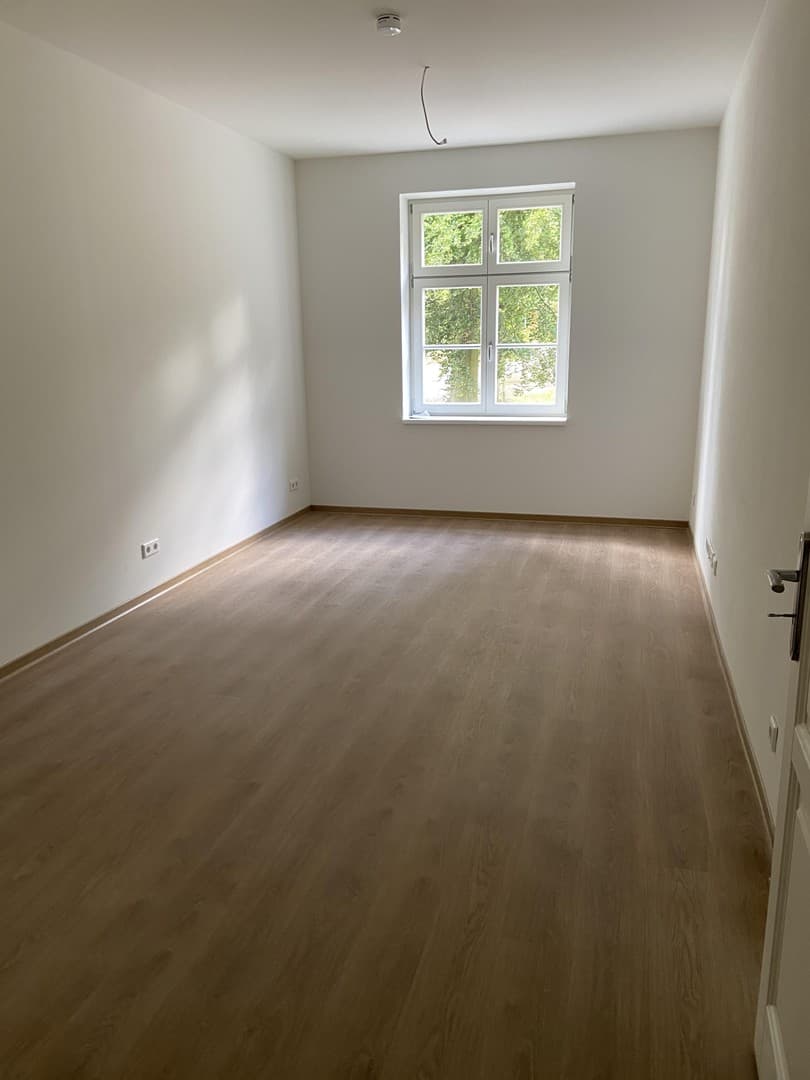 sonniger Blick zur Landekrone im Generationshaus, optional incl. EBK, Stellpl.