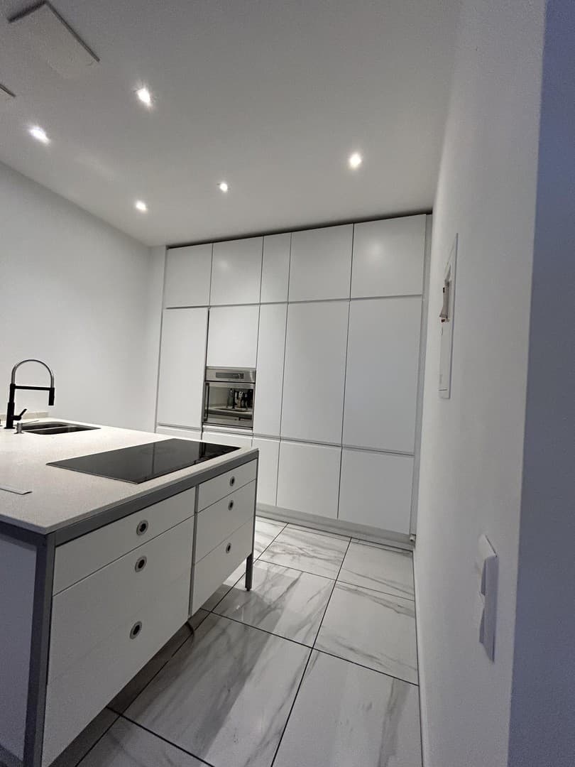 Großzügige 7-Zimmer-Wohnung mit 2 Balkonen und 2 Stellplätzen in Karlsruher Top-Innenstadtlage