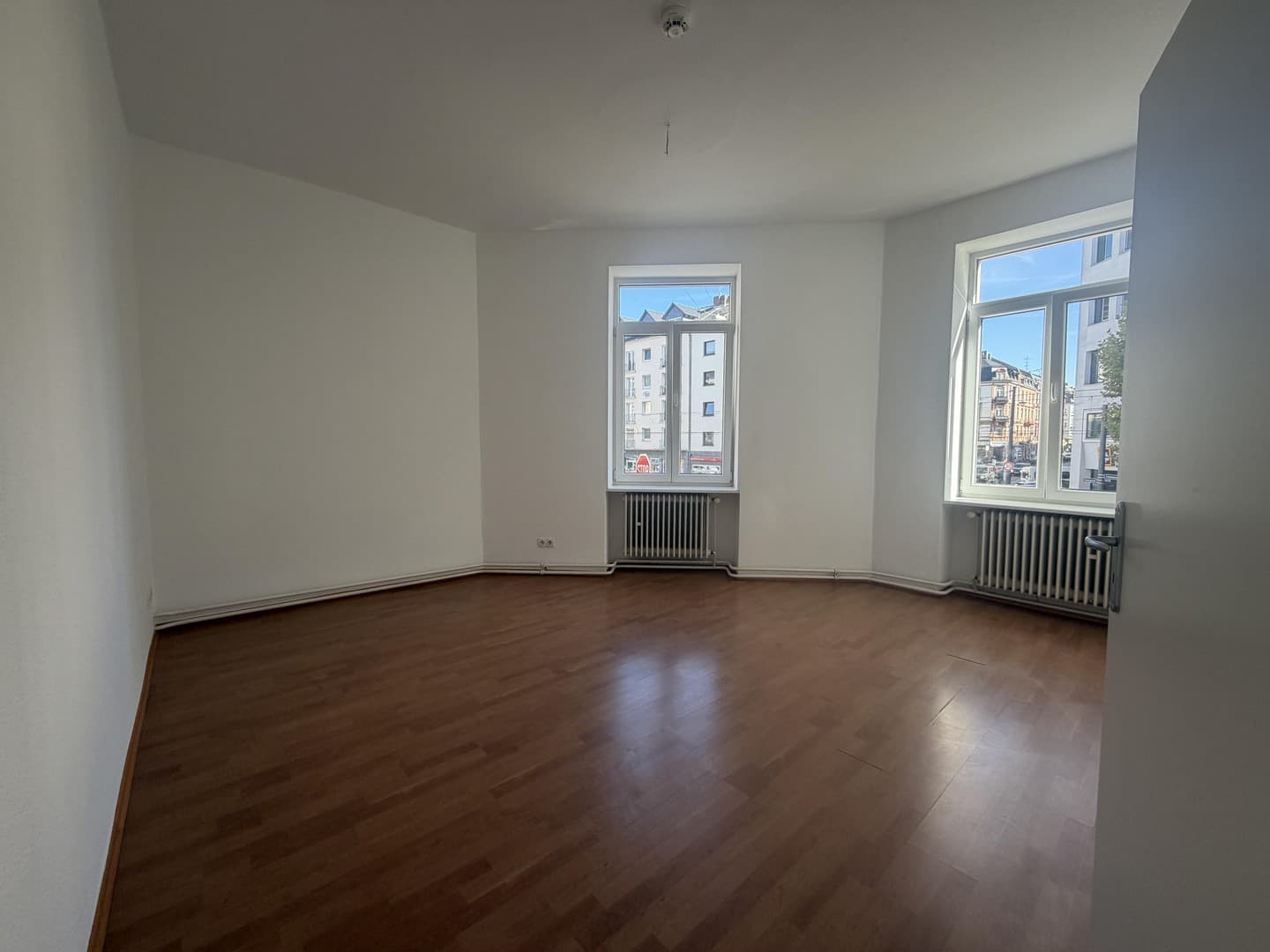 Zentrale 3-Zimmer Wohnung im Nordend mit EBK und Tageslichtbad