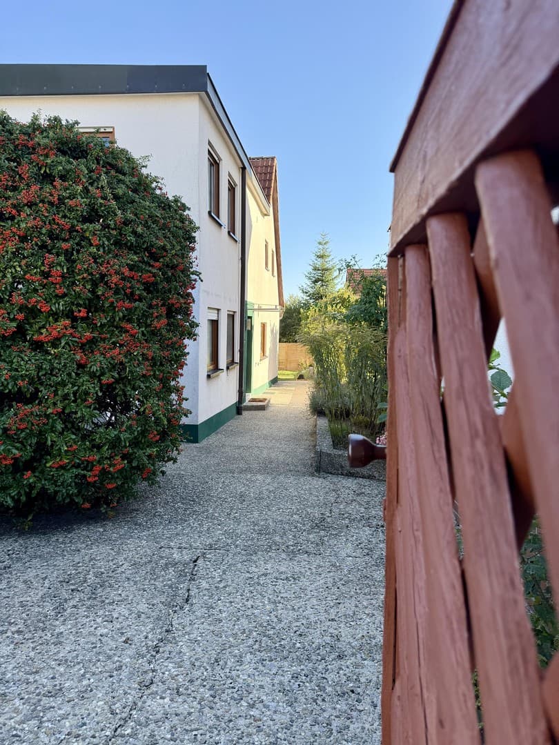 Modernisierte Doppelhaushälfte mit Garten – 100 m² Wohnfläche, Garage in Zirndorf