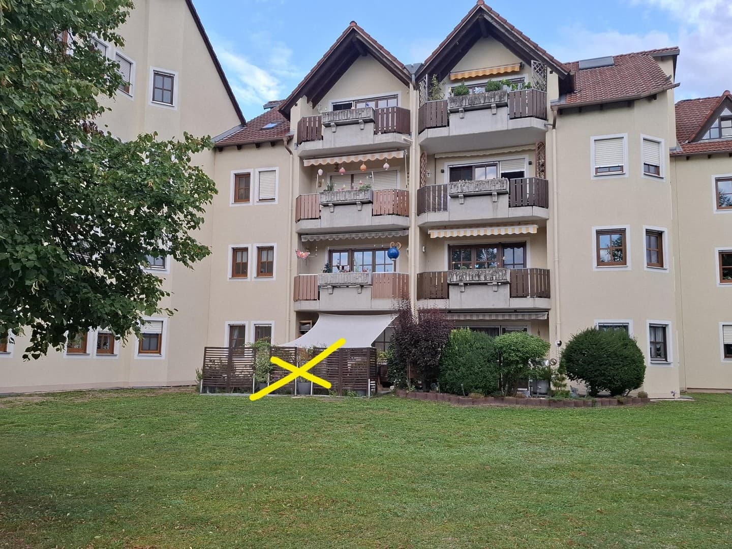 Charmante 3-Zimmer-Erdgeschosswohnung mit Terrasse, Balkon und Garage in Roth