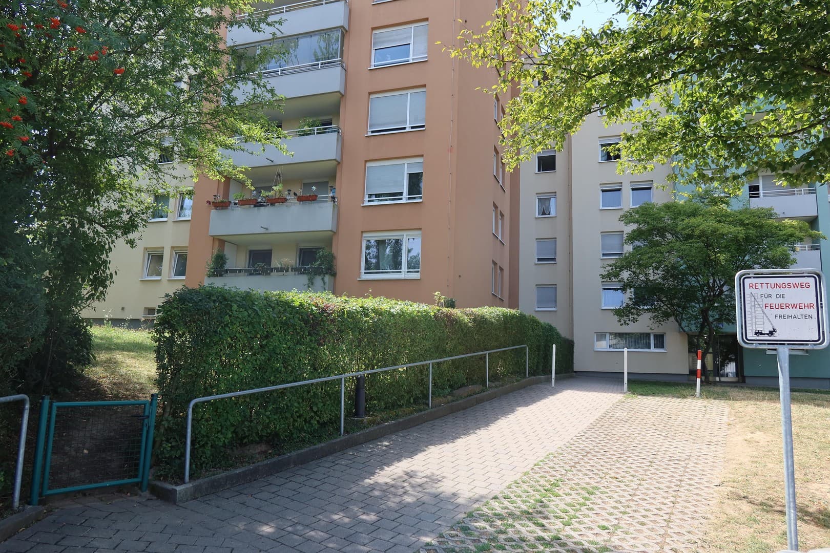 3 Zimmer-Wohnung mit Balkon und Stellplatz in Niefern