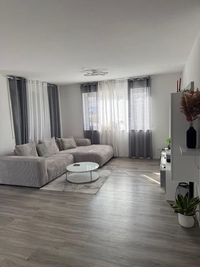 Einziehen und Wohlfühlen: Moderne 3,5-Zimmer Wohnung mit Terrasse in Sulz a.N. - Holzhausen
