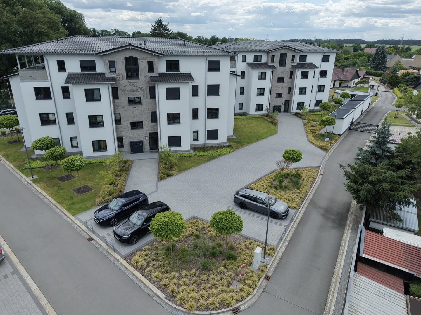 Moderne 4-Zimmer-EG-Wohnung mit überdachter Terrasse, Aufzug & Wärmepumpe