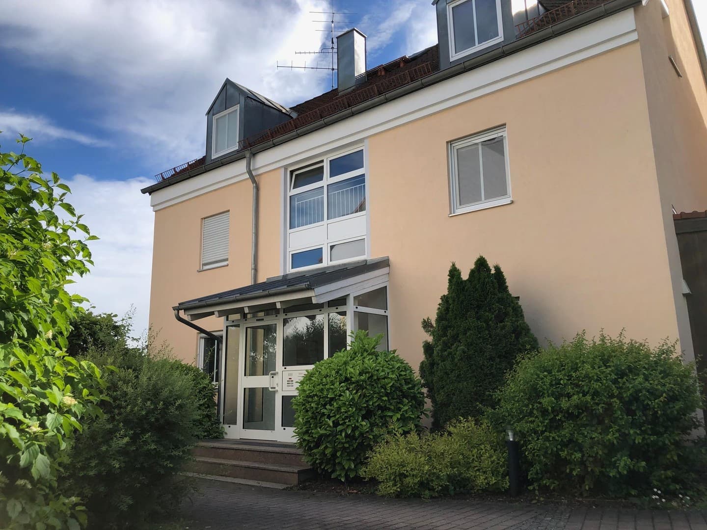 2‑Zimmer‑Wohnung mit Terrasse und Garten in Eching - Kapitalanlage oder später selbst einziehen