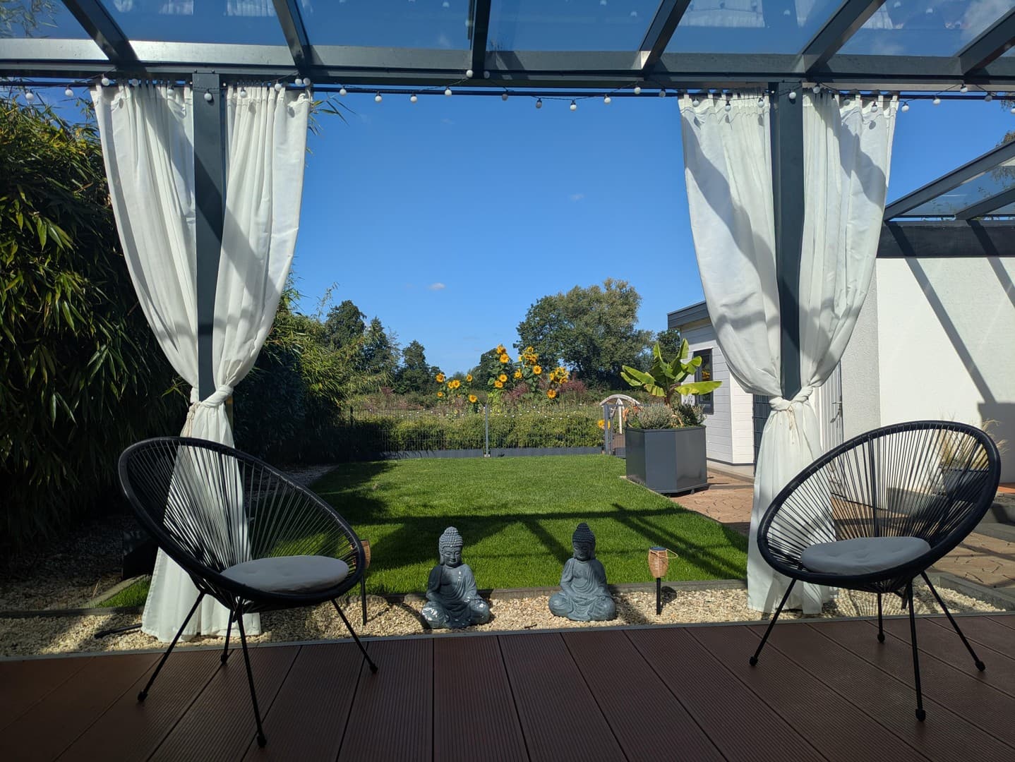 Energetisch sanierter Reihenbungalow (A+) mit privatem Atriumgarten & unverbaubarem Grünblick