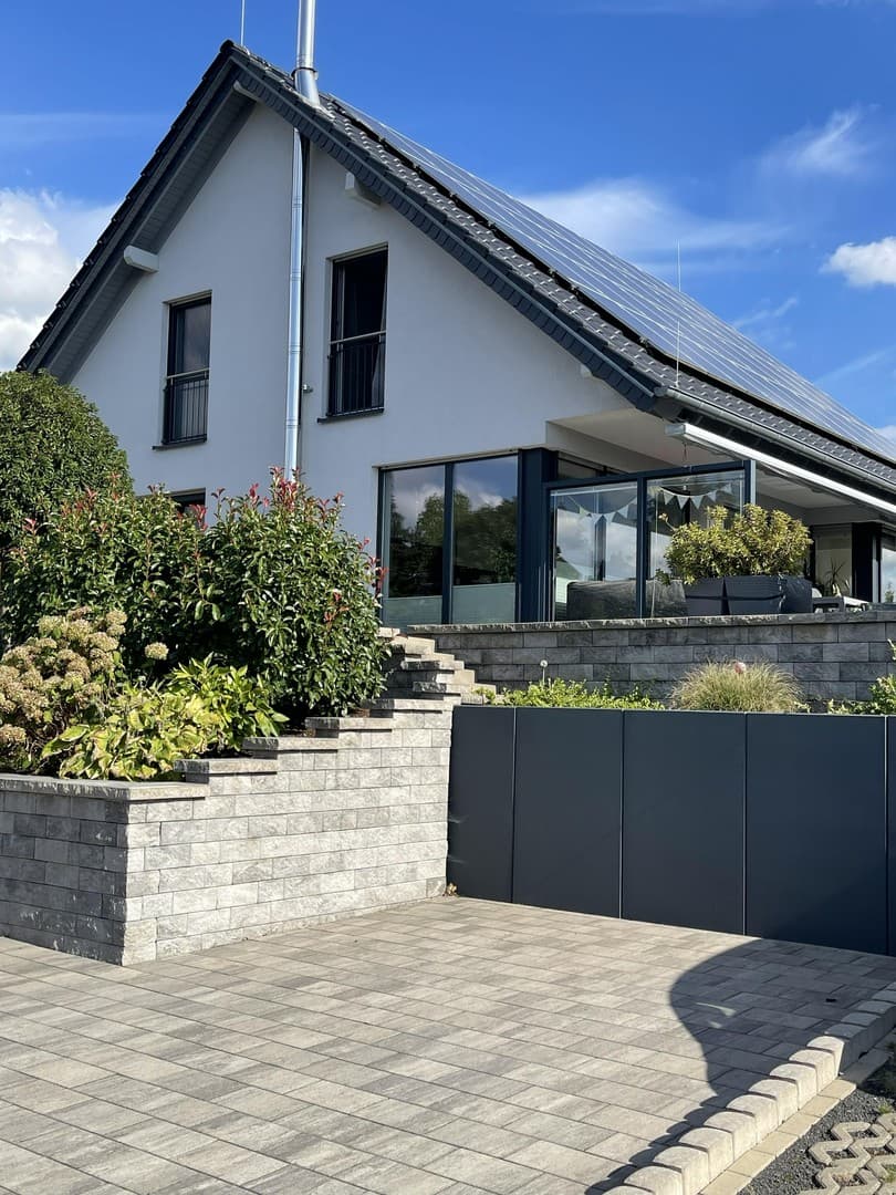 KfW40 Einfamilienhaus, 9Kw-PV-Anlage, Wärmepumpe LWZ 304 Sol