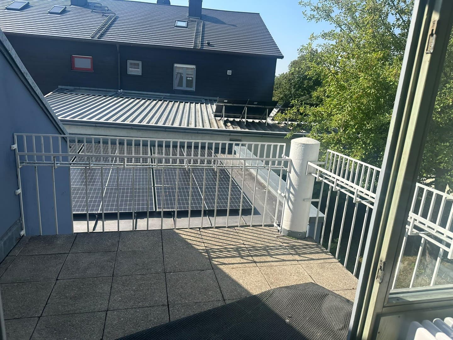 Charmante 2-Zimmer-Wohnung mit großzügigem Dachstudio, Balkon & Einbauküche in Vierkirchen