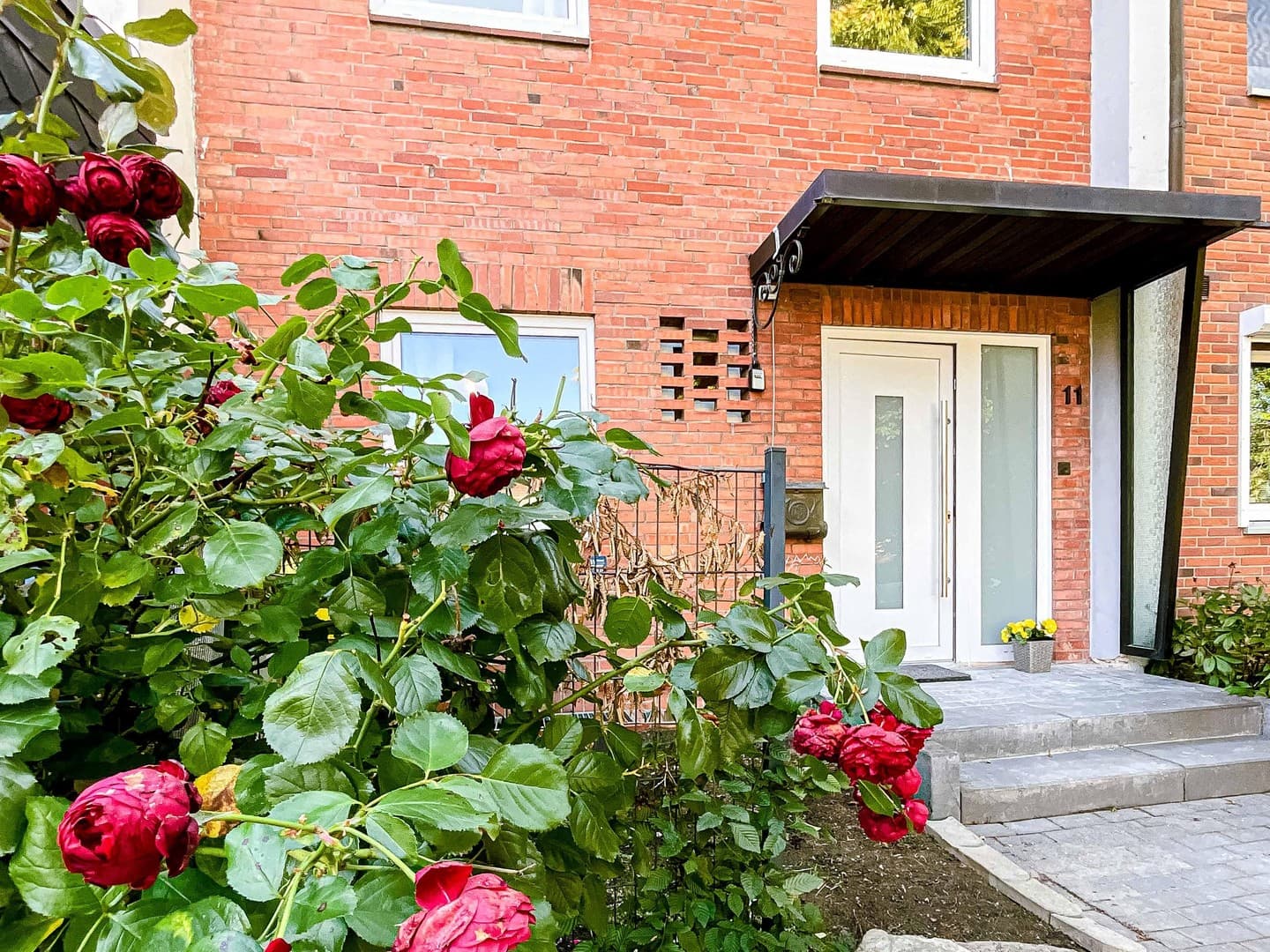 Viel Platz für die Familie – saniertes Reihenhaus mit Wintergarten - sofort bezugsfrei