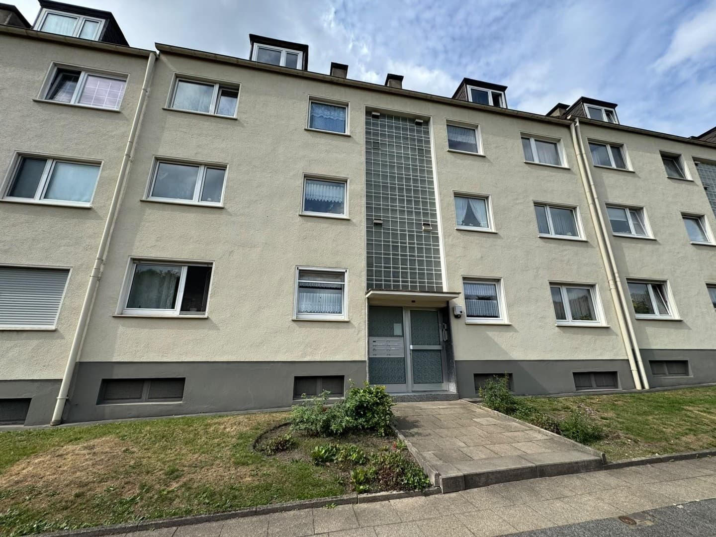 Helle, schöne 2,5 Raum-Wohnung in gepflegtem Haus mit Grünblick in Essen-Altendorf