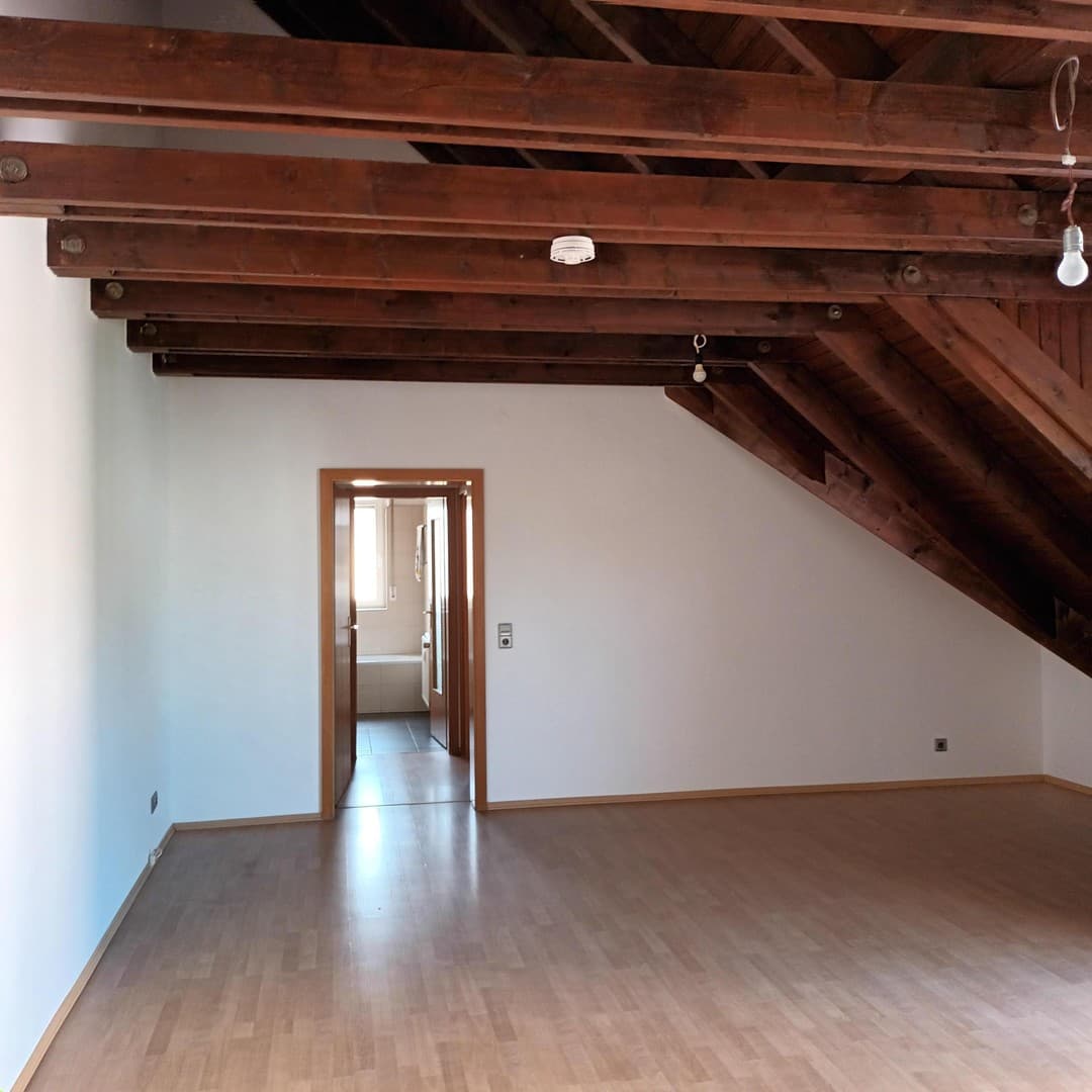 Von privat: 2 Zi.-Wohnung in Frankenthal-Nord inkl. PKW-Stellplatz und Loggia