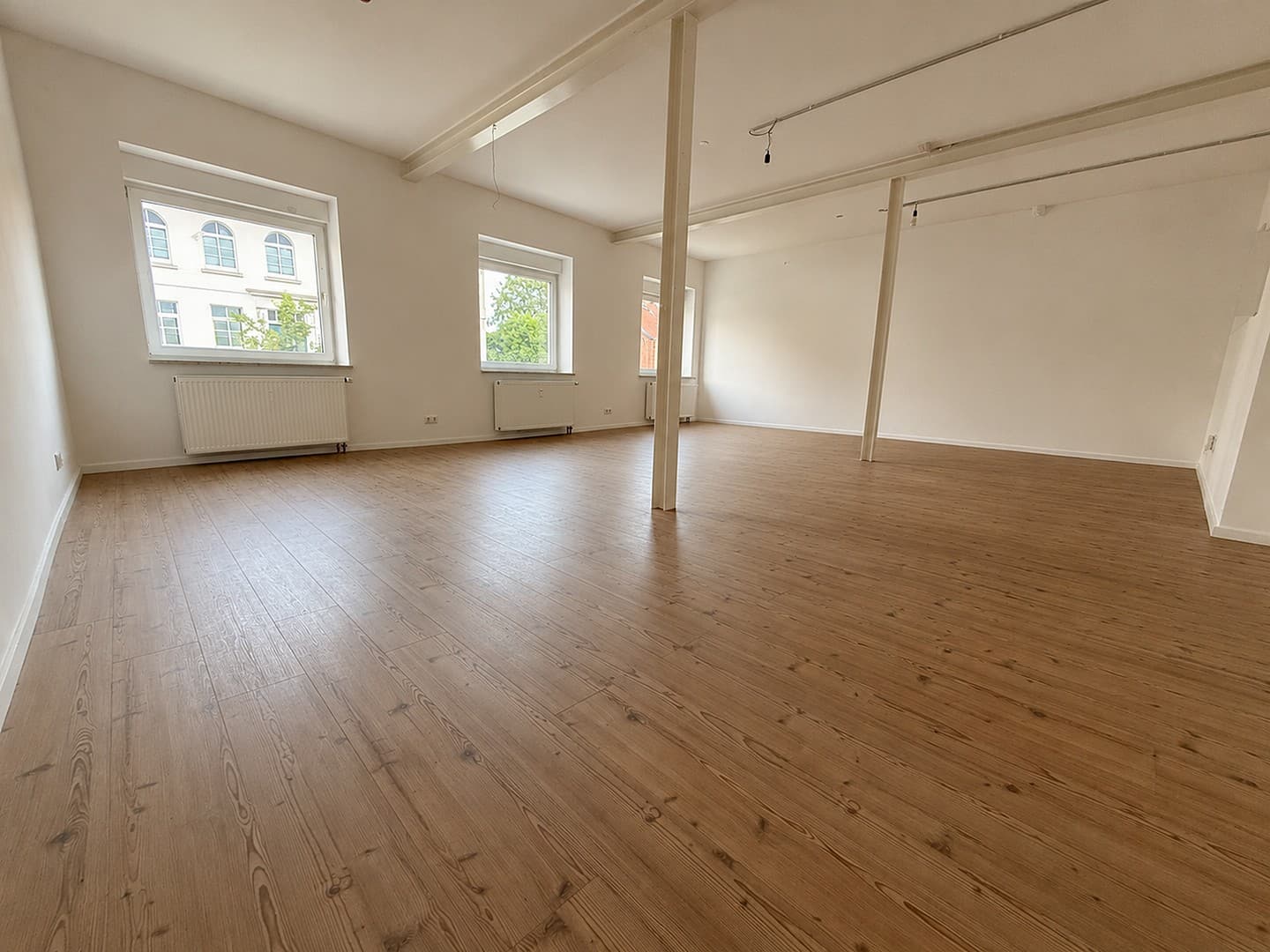 Frisch sanierte 2-Zimmer-Wohnung mit hohen Decken und großem Wohnraum in Aßlar – 66 m²