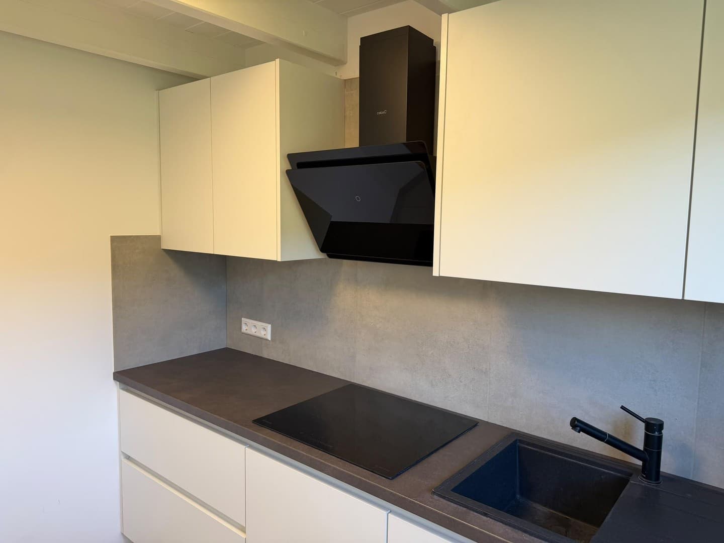 122-Hochwertig sanierte 5-Zimmer-Dachgeschosswohnung mit Sonnenbalkon und Traumfernblick