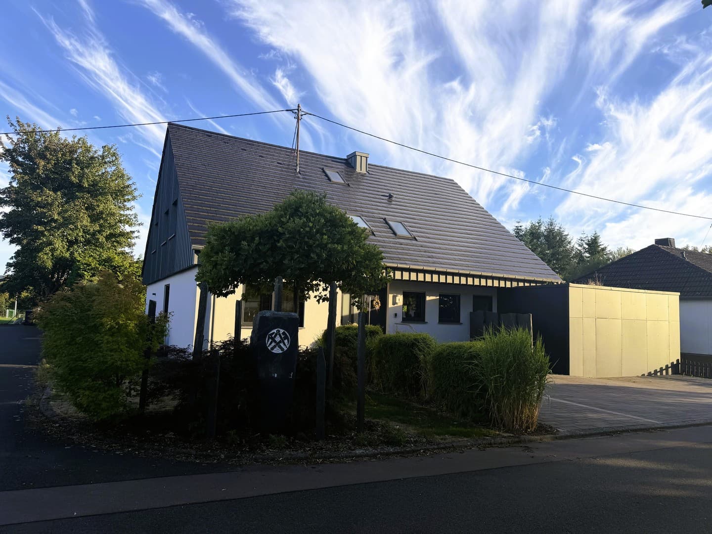 Osburg: Top Einfamilienhaus, Doppelgarage, Garten, hochwertige Ausstattung, frei nach Absprache