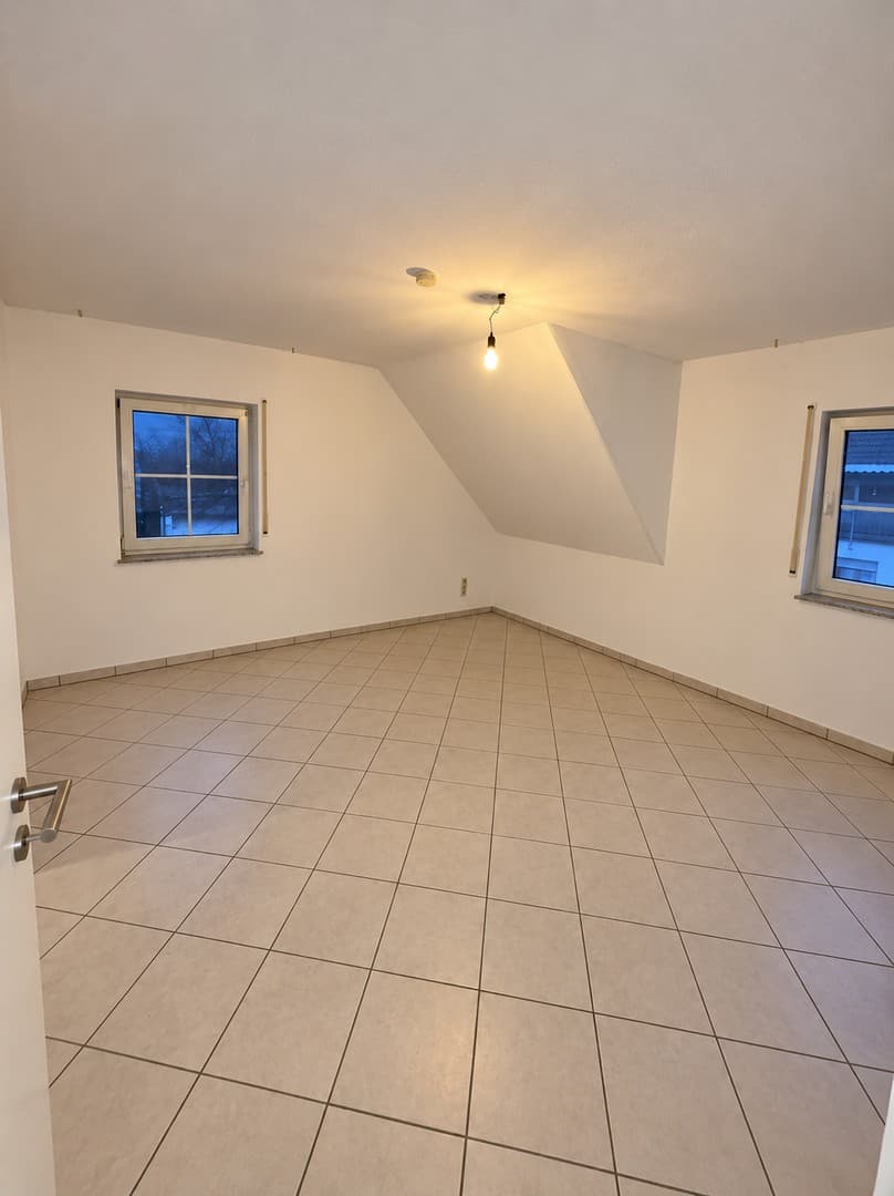 Gepflegte 3-Zimmer-Eigentumswohnung mit Einbauküche und Stellplatz in Büdingen-Rinderbügen