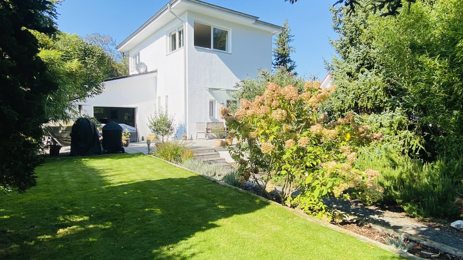 Einzigartig in Erftstadt: Villa mit traumhaften Garten