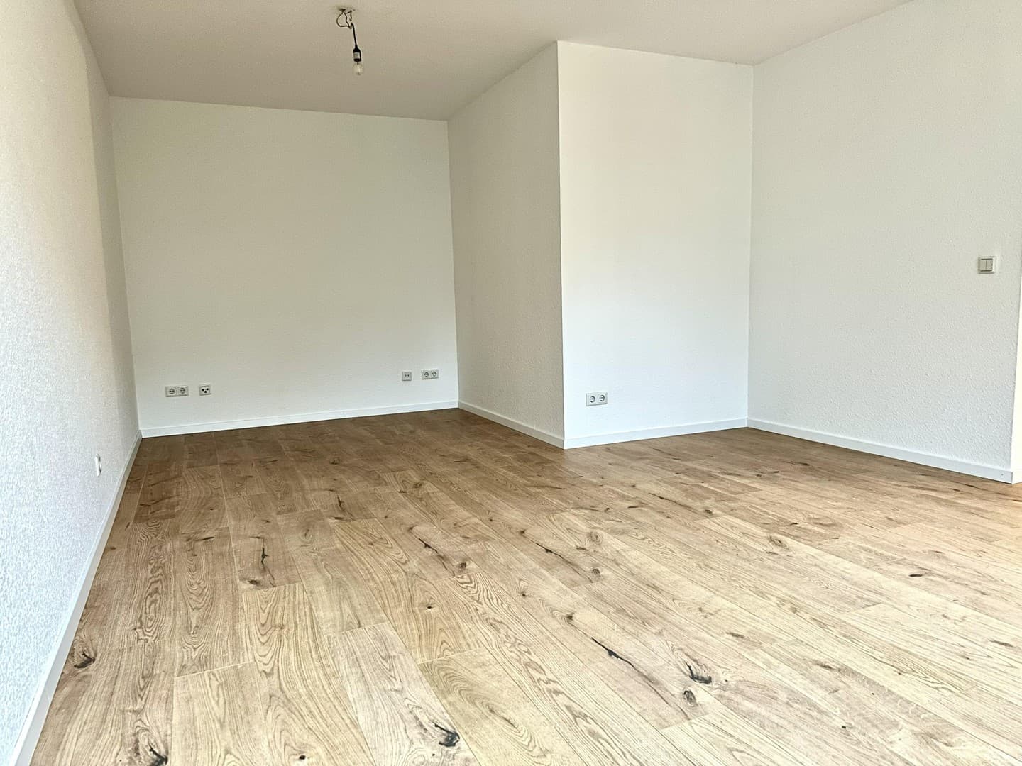 1ZKB Apartment in Moselweiß mit Küche und Stellplatz