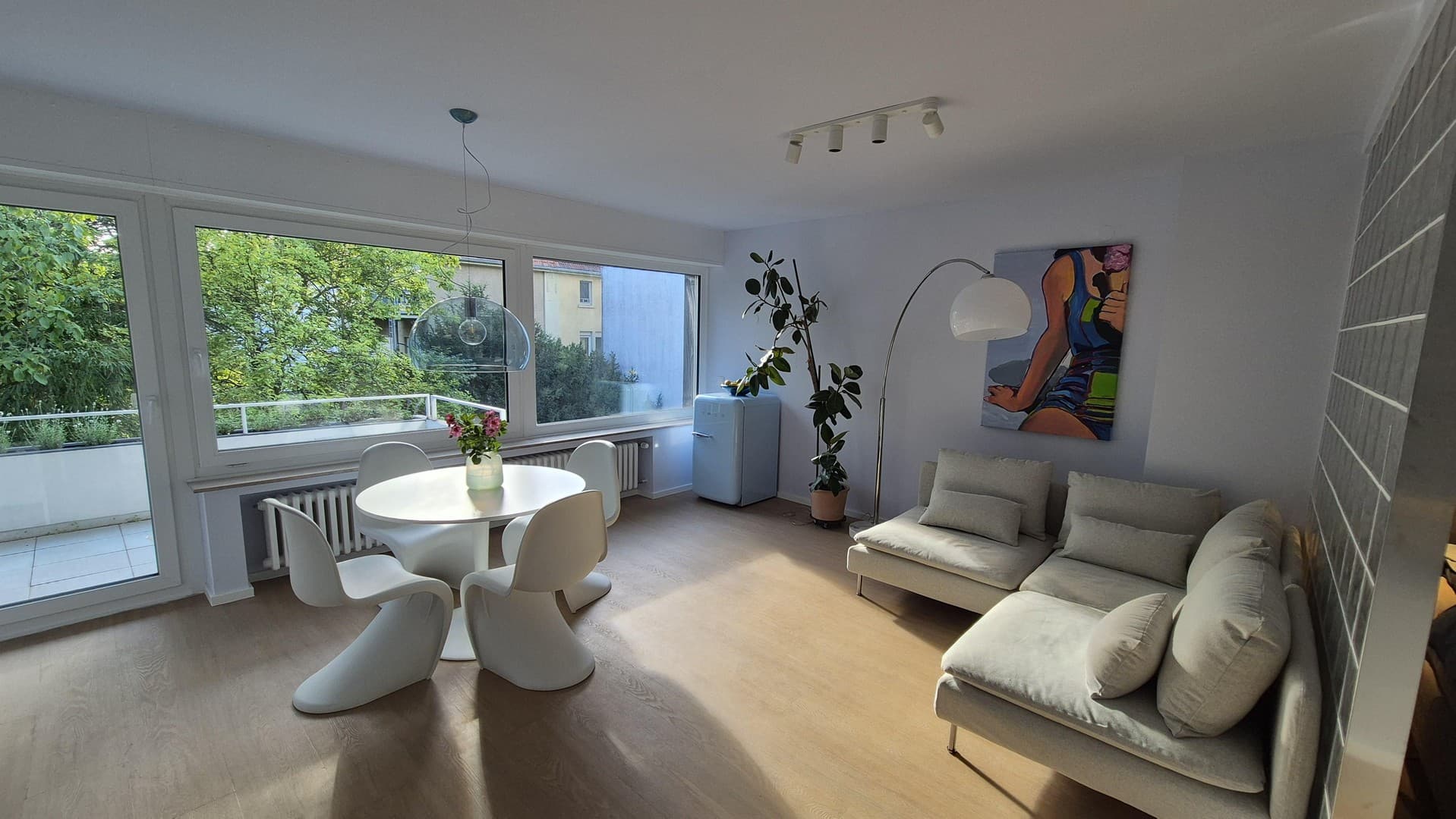 Frisch sanierte Wohlfühlwohnung im Villenviertel - nahe UN, Telekom, Rhein und City